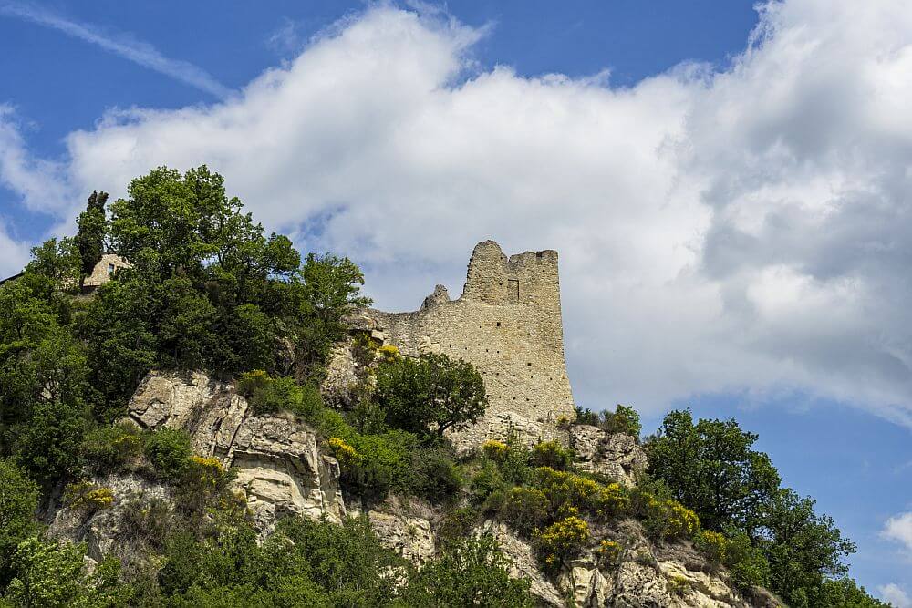 Die Burgruine von Canossa heute