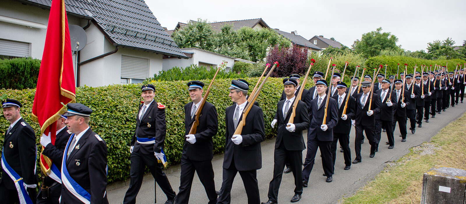 Die Mitglieder des Vereins bei einer Parade