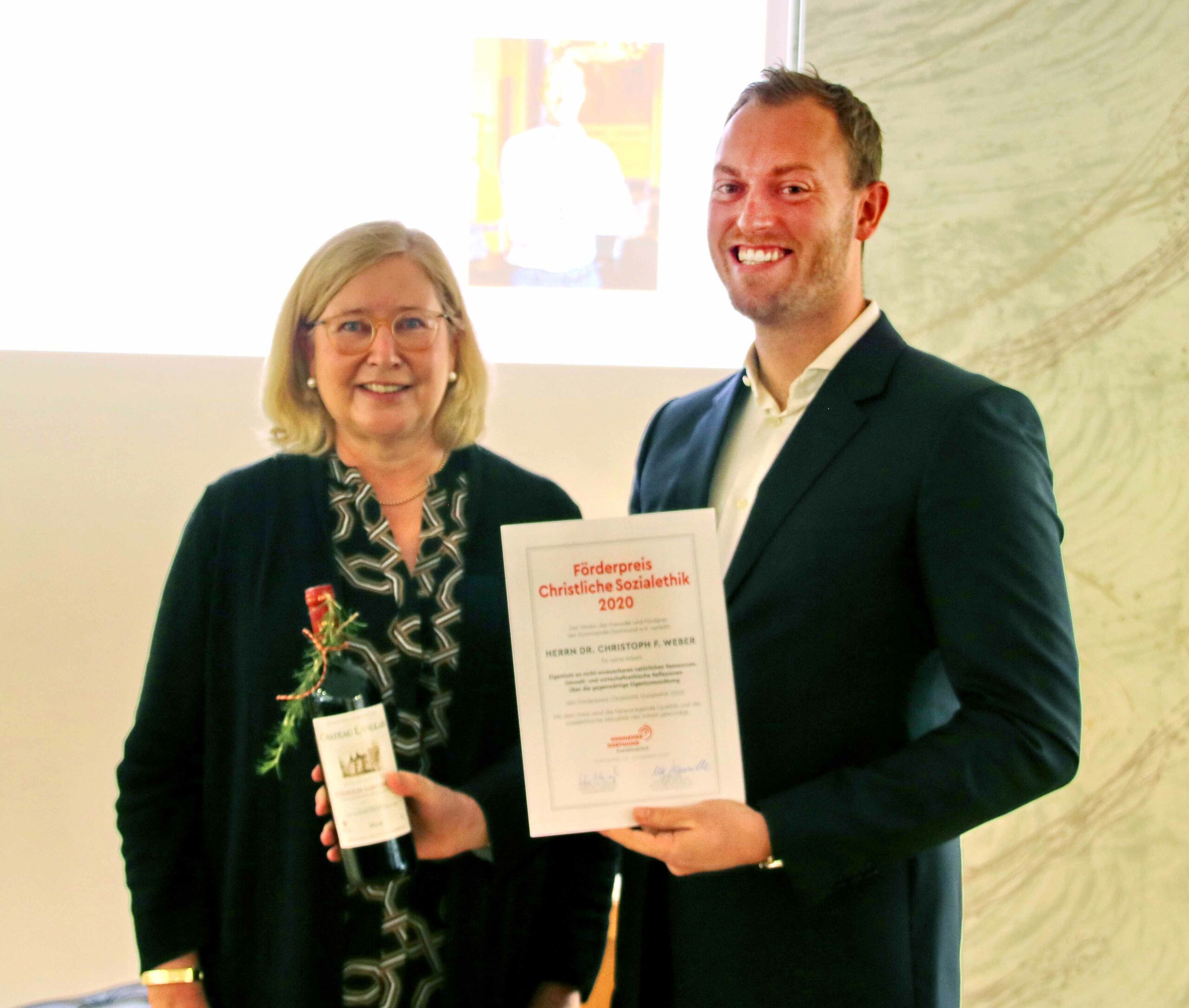 Ute Hanswille mit dem Preisträger des Förderpreises „Christliche Sozialethik 2020“, Dr. Christoph F. Weber.