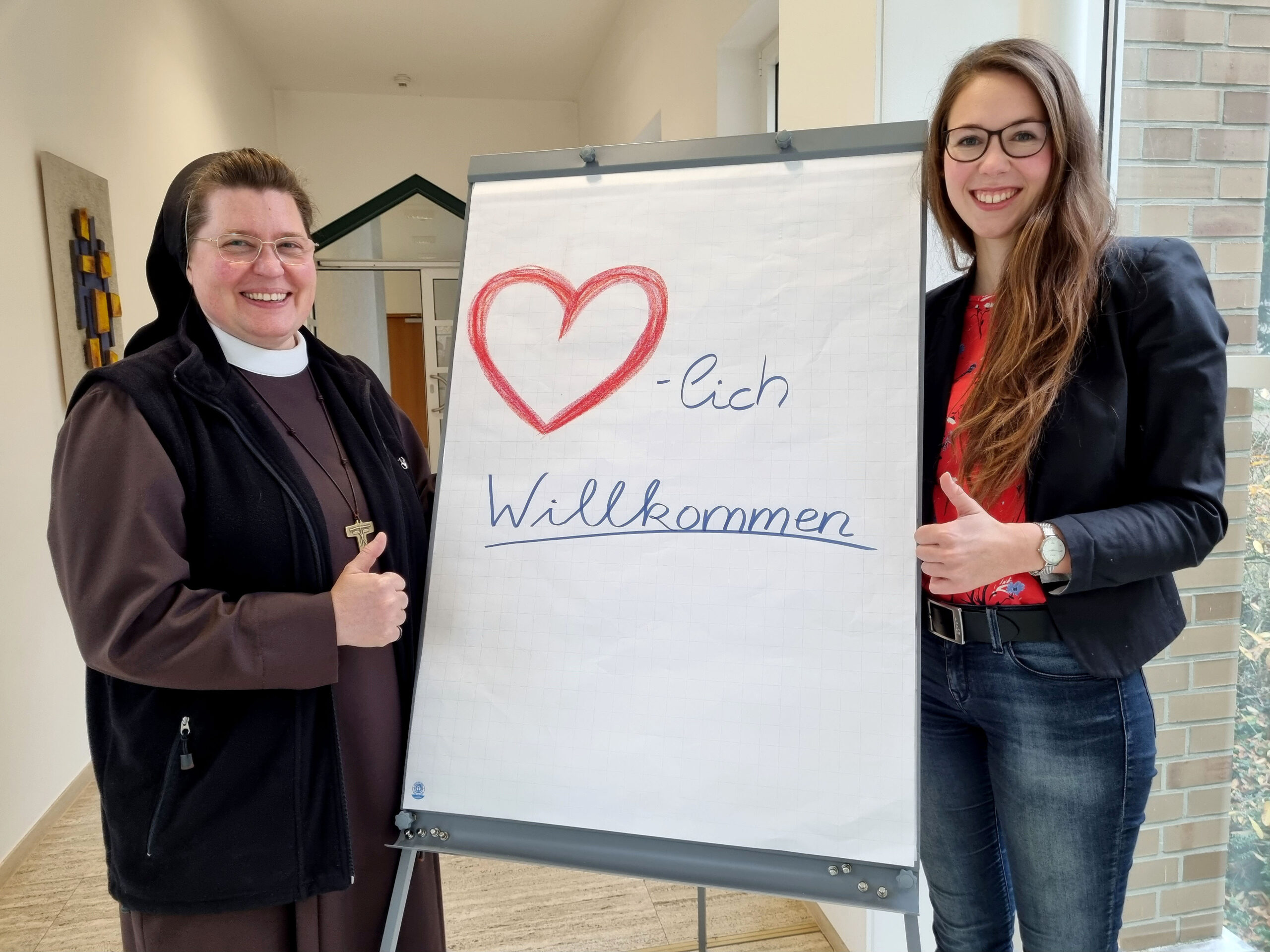 Schwester M. Alexa Furmaniak und die Pastoralassistentin Tanja Espinosa bereiten weitere Angebote zum „Offenen Treff Franziskus“ vor. Der geplante „Tag der offenen Tür“ am 15. Januar muss jedoch aufgrund der Pandemie-Situation zunächst ausfallen.