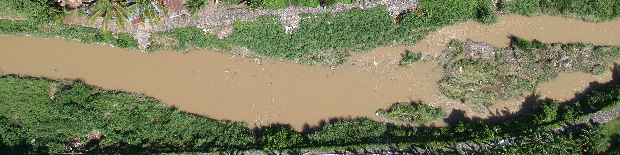 Mananga-Fluss (übergetreten) mit Umland