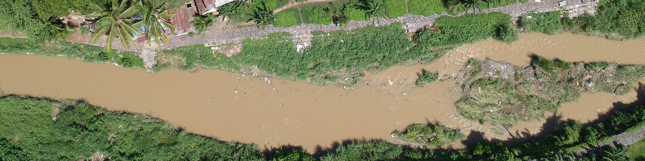 Mananga-Fluss (übergetreten) mit Umland