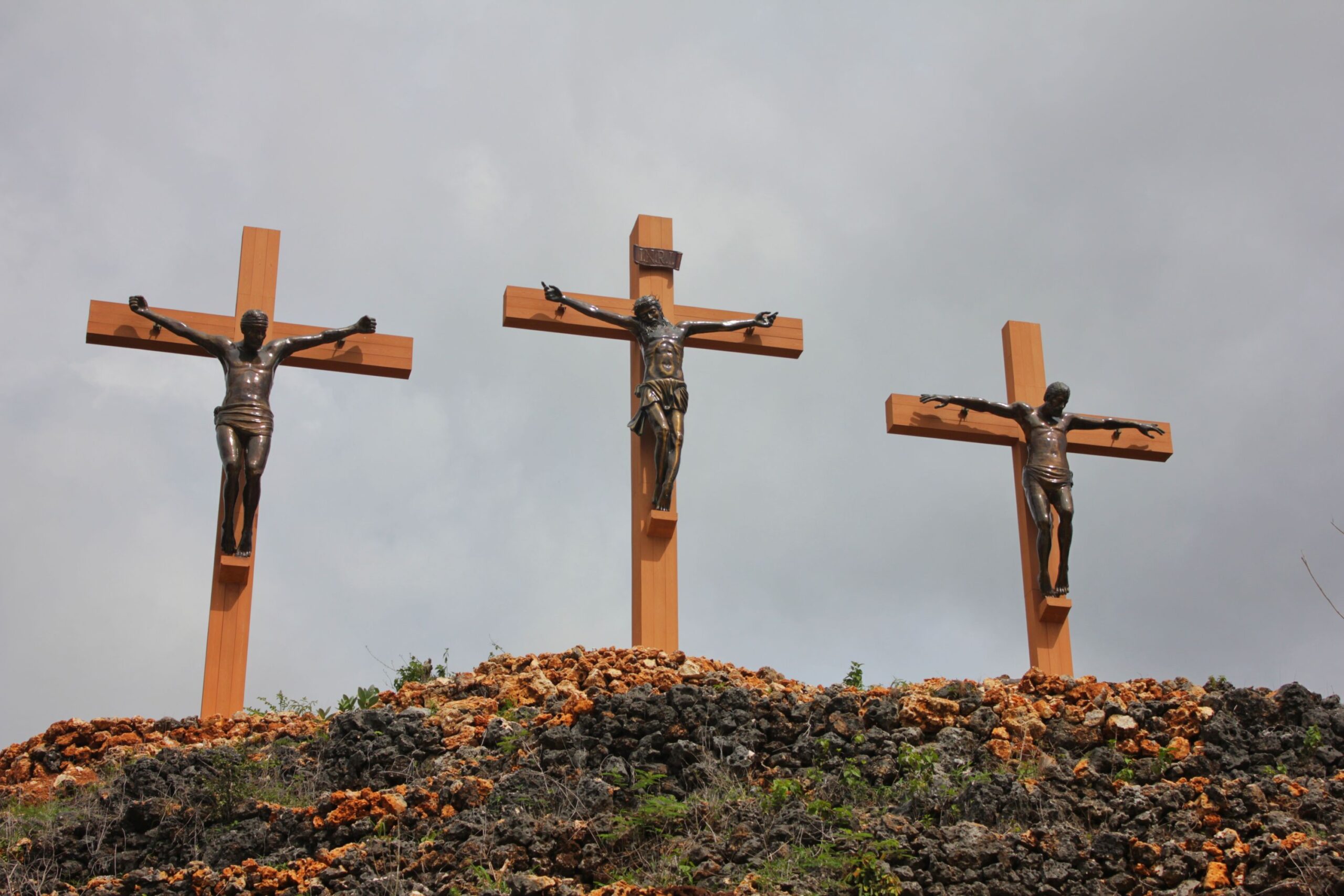 Drei gekreuzigte, Jesus in der Mitte