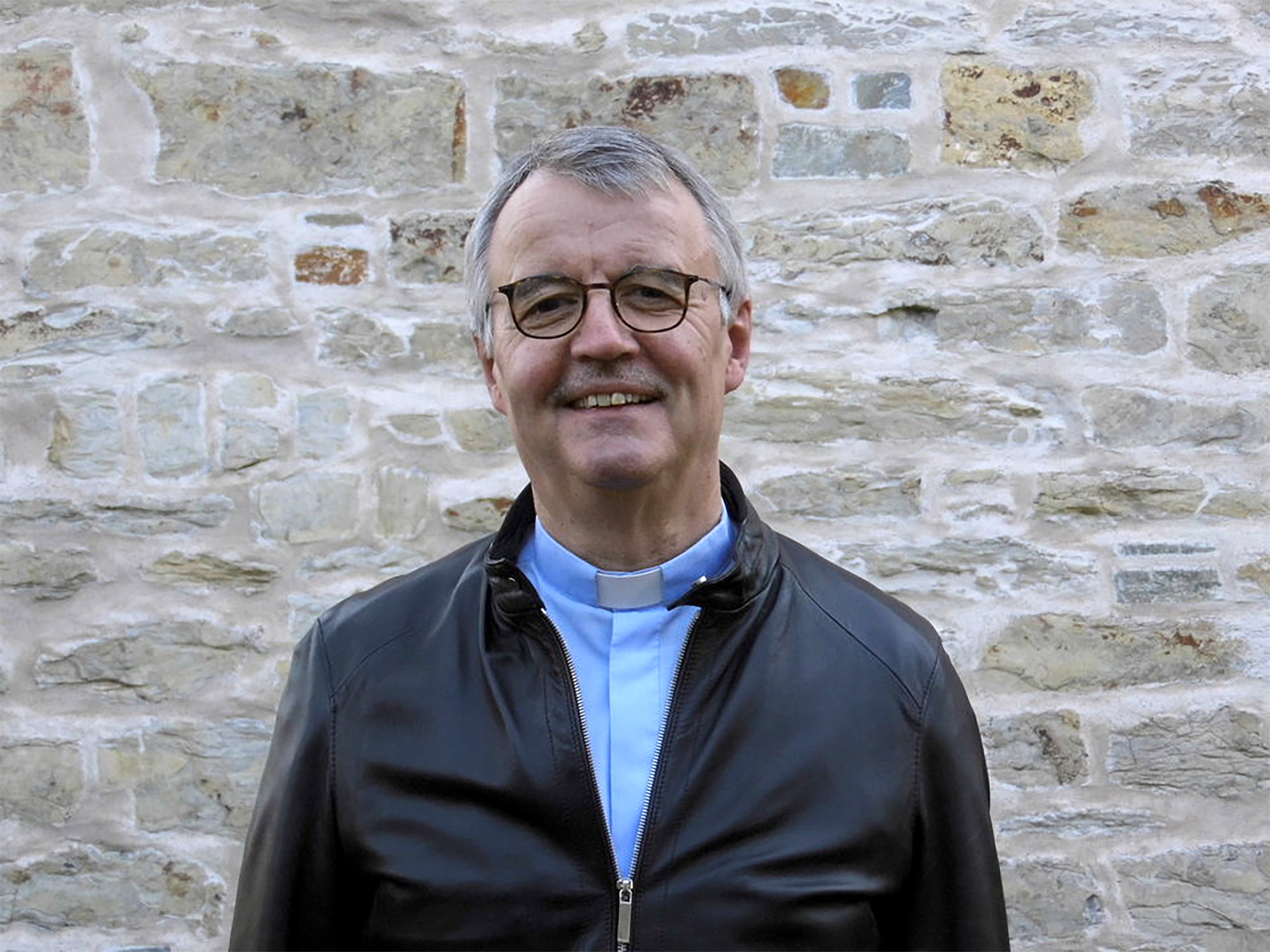 Pfarrer Peter Gede spricht am 7. Juni im Geistlichen Zentrum Franziskus über die heilende Kraft des Heiligen Geistes.