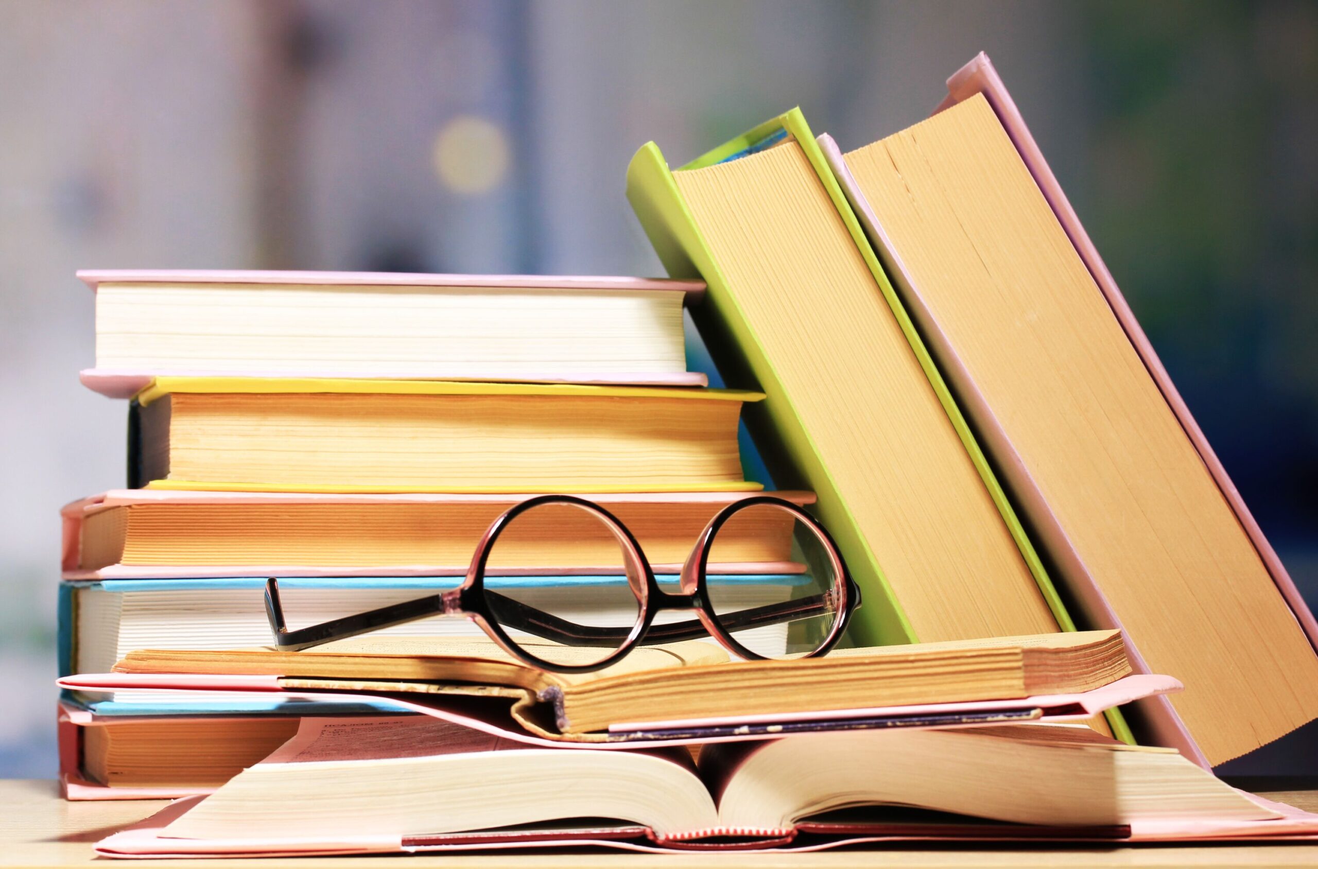 Bücher und Brille