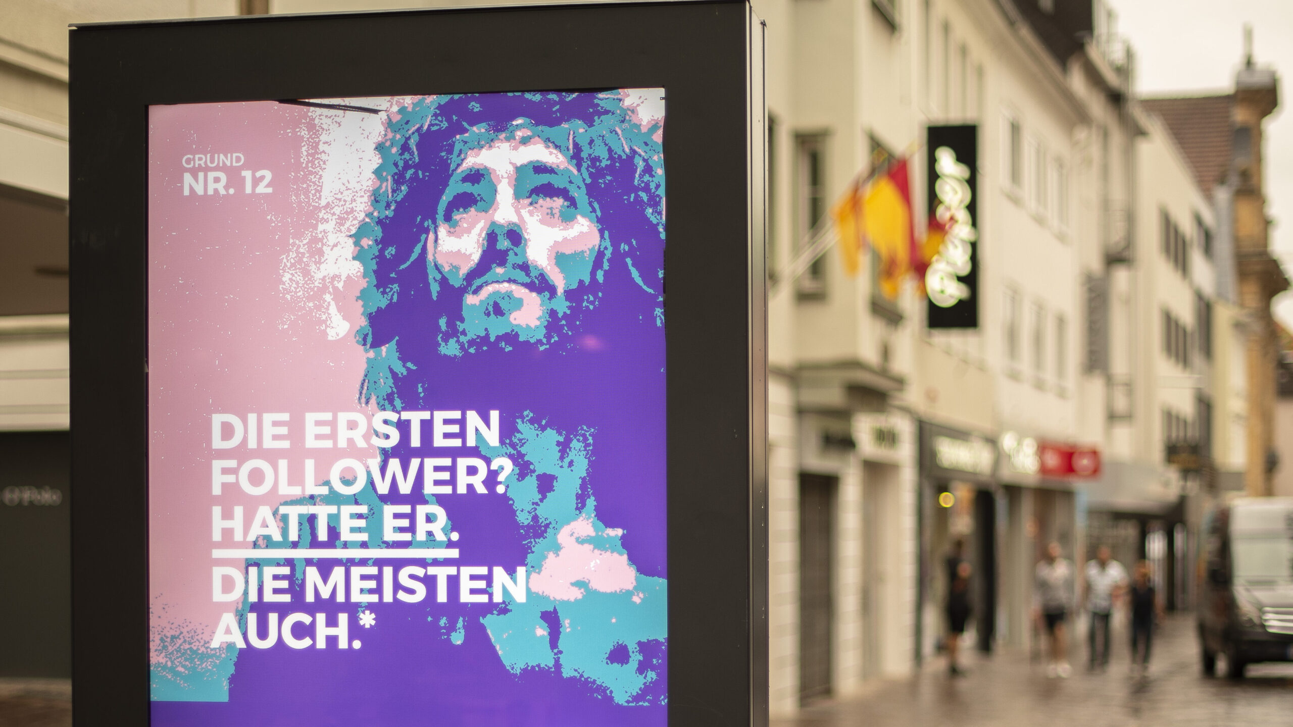 Ein Plakatmotiv der Initiative 1000 Gute Gründe in der Paderborner Westernstraße