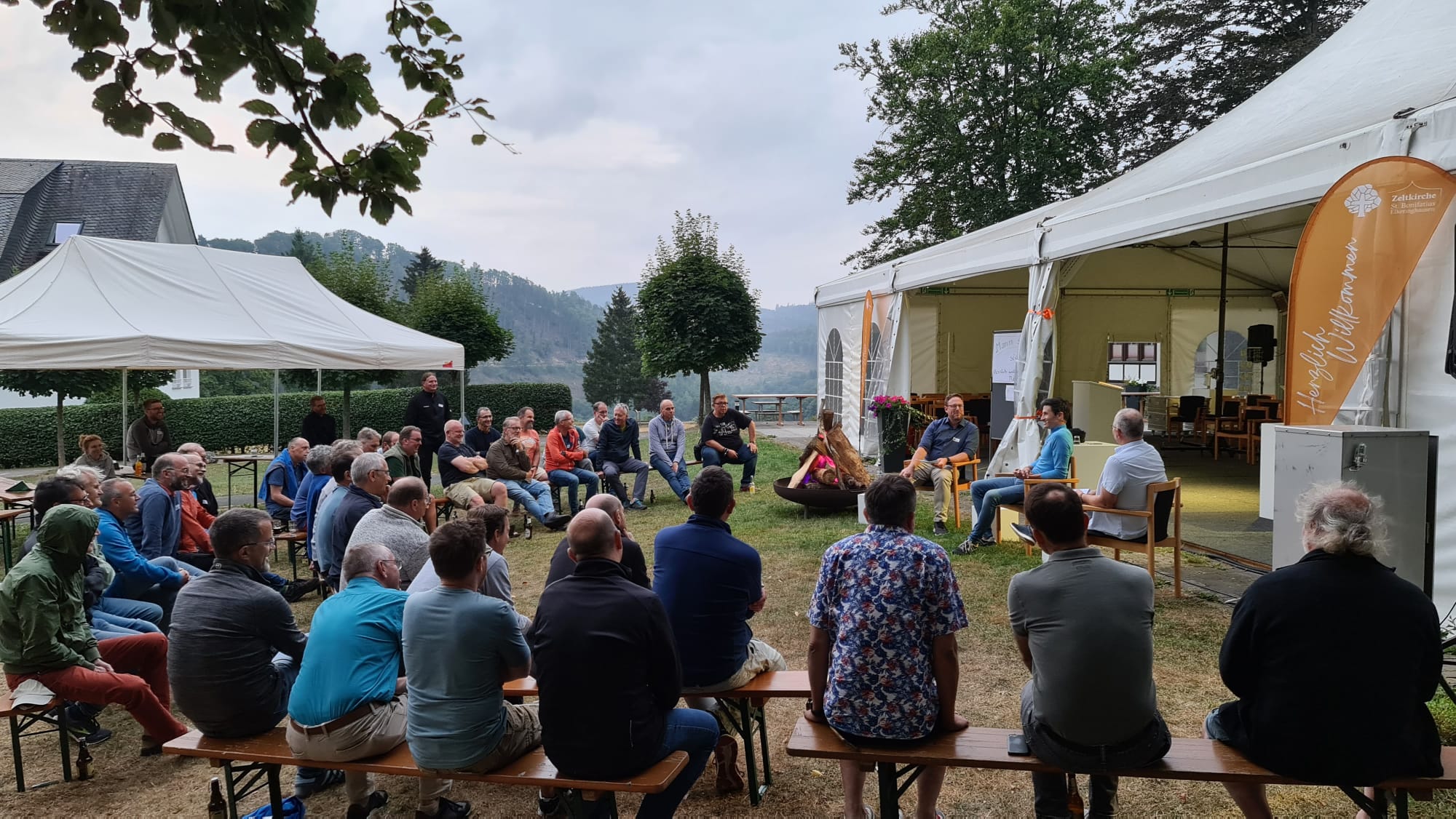 Gruppenbild vom Männer-Wochenende in Elkeringhausen