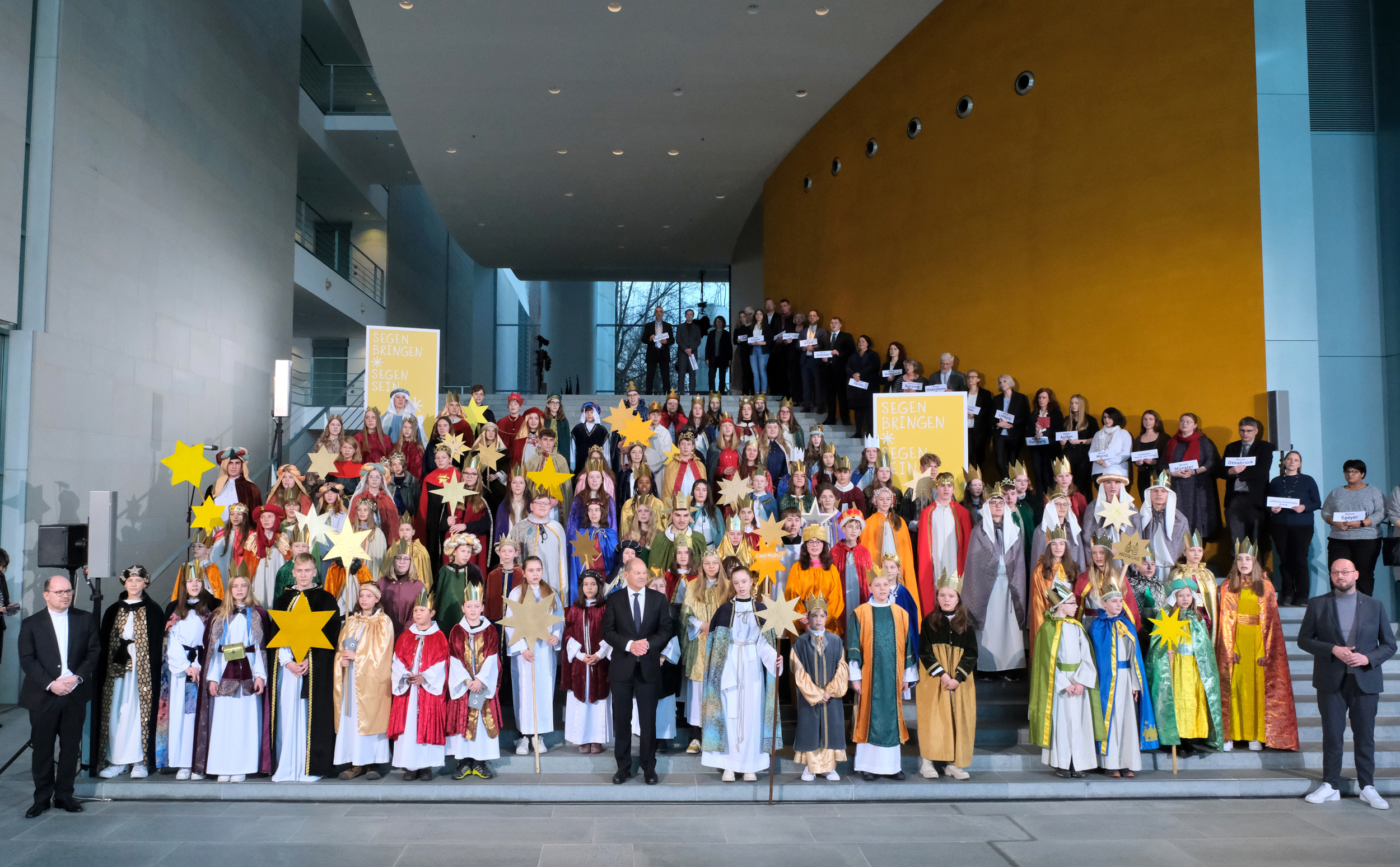 Gruppenbild Sternsinger im Kanzleramt