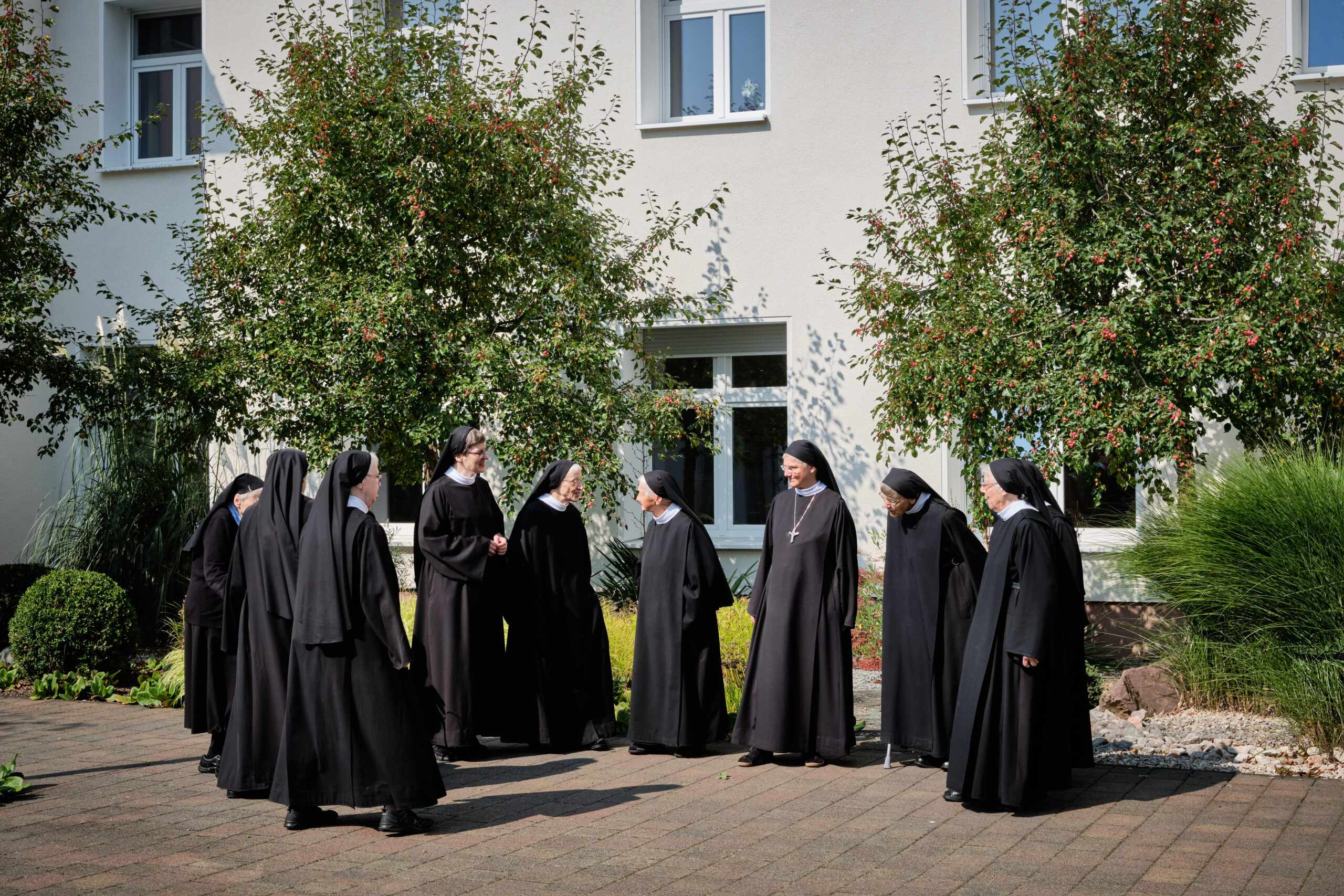 Die Schwestern der Abtei Herstelle