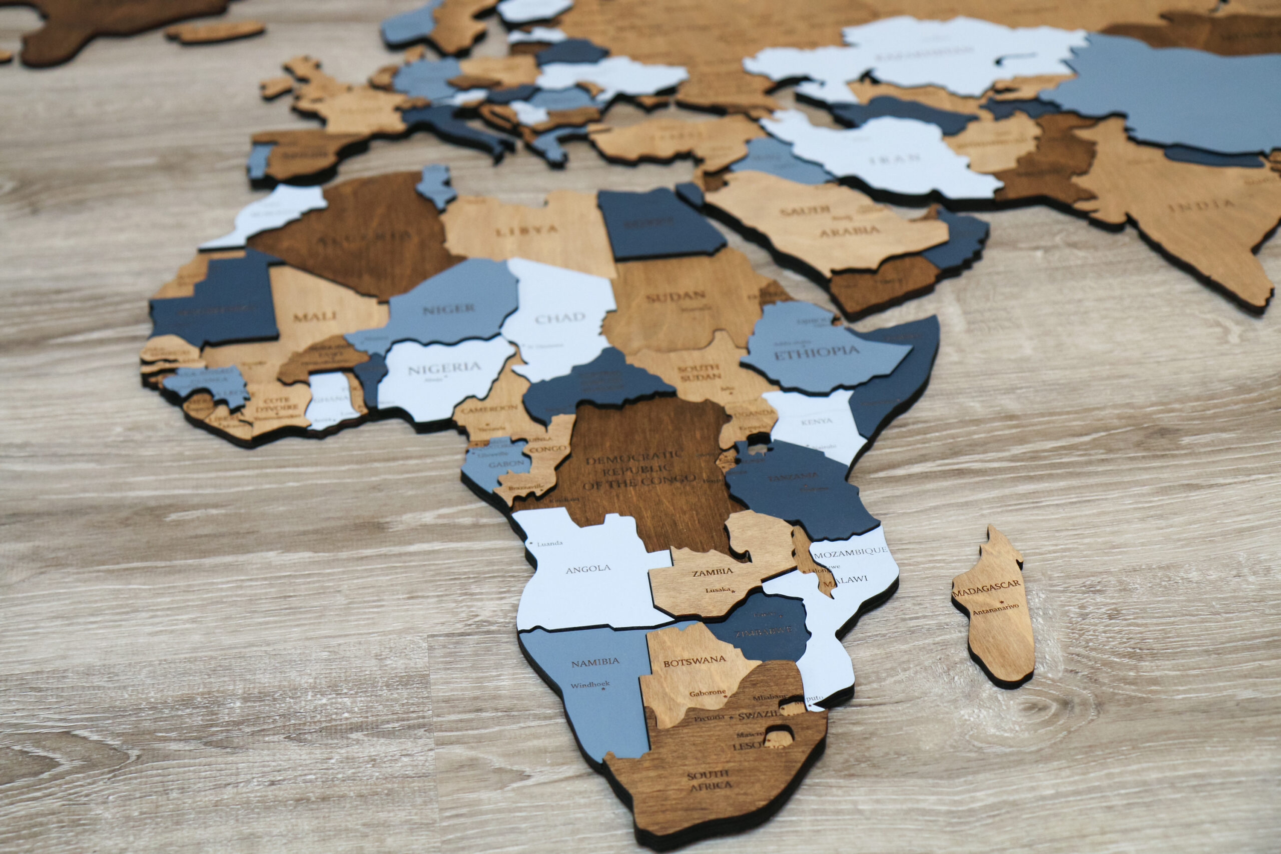 Afrika aus Puzzleteilen gelegt