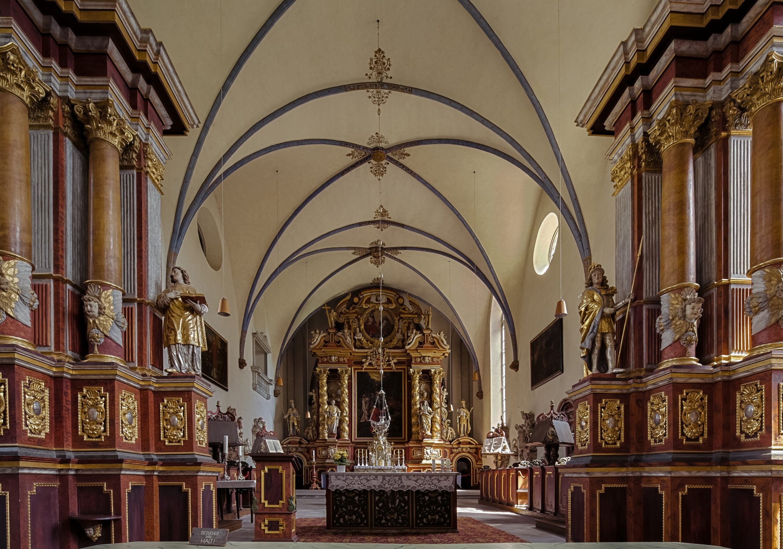 Innenraum der Abteikirche in Corvey