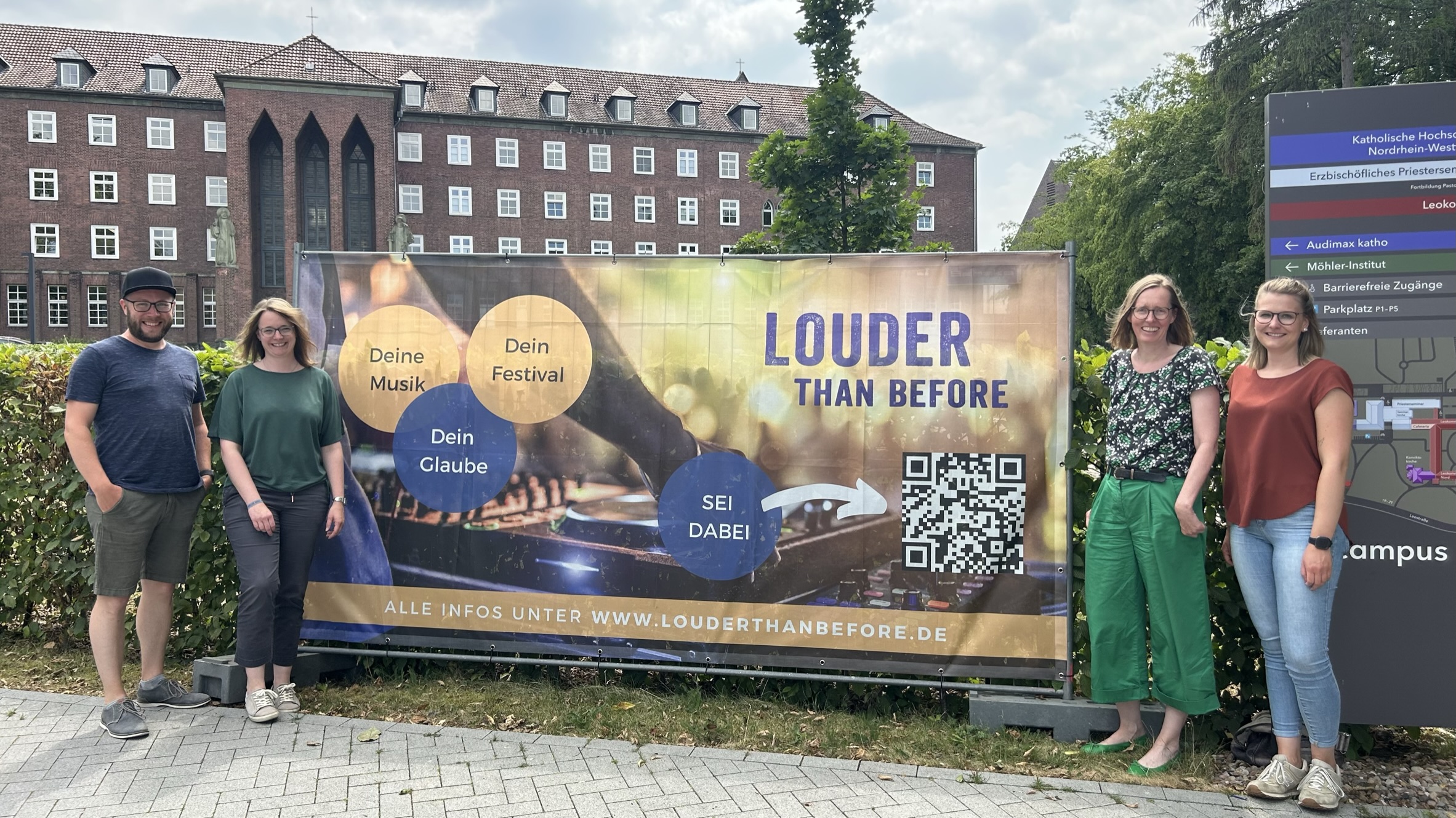 LOUDER THAN BEFORE im Garten des Leo-Campus 2023 in Paderborn