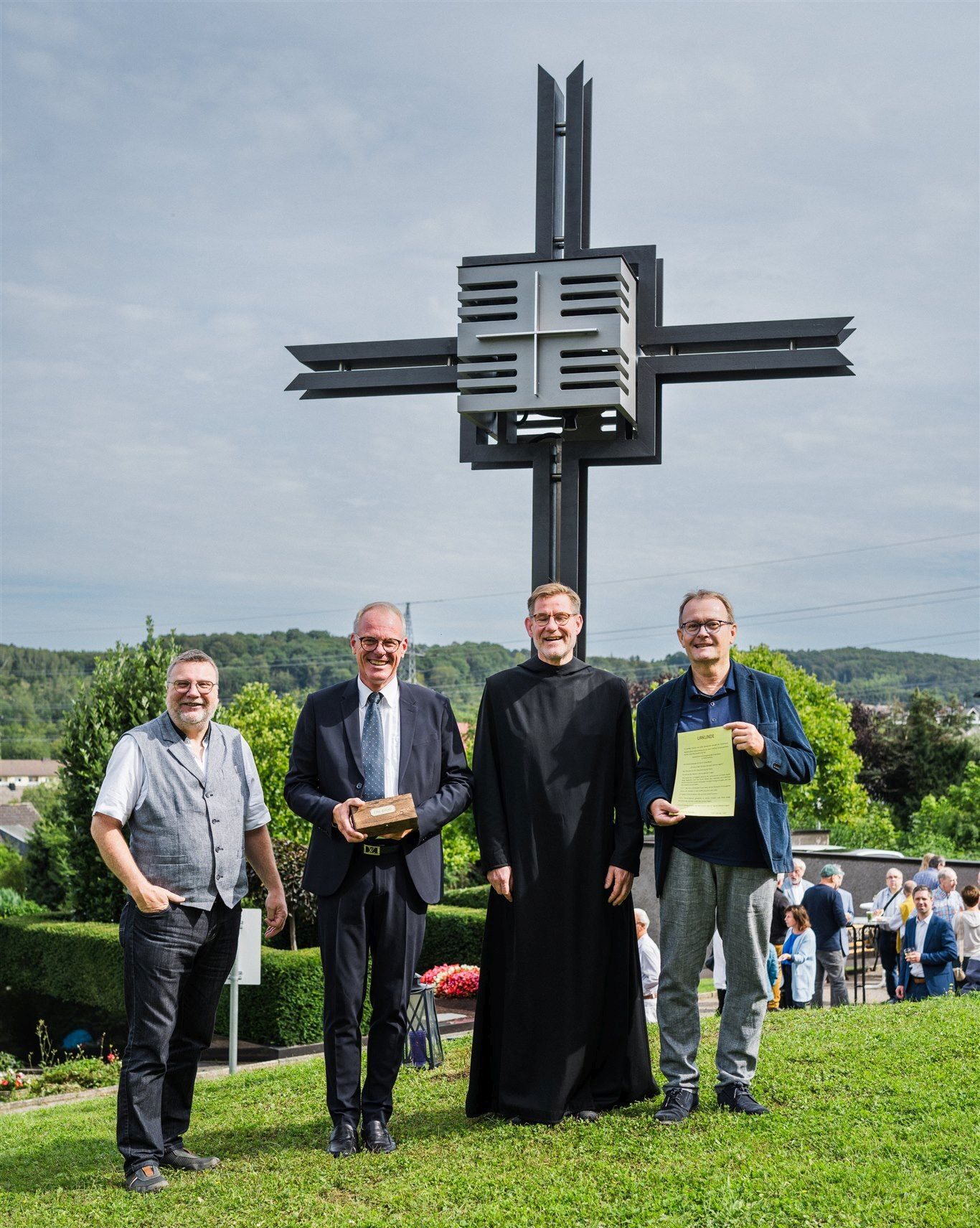 Einweihung Glockenstele auf dem Heidefriedhof in Hohenlimburg