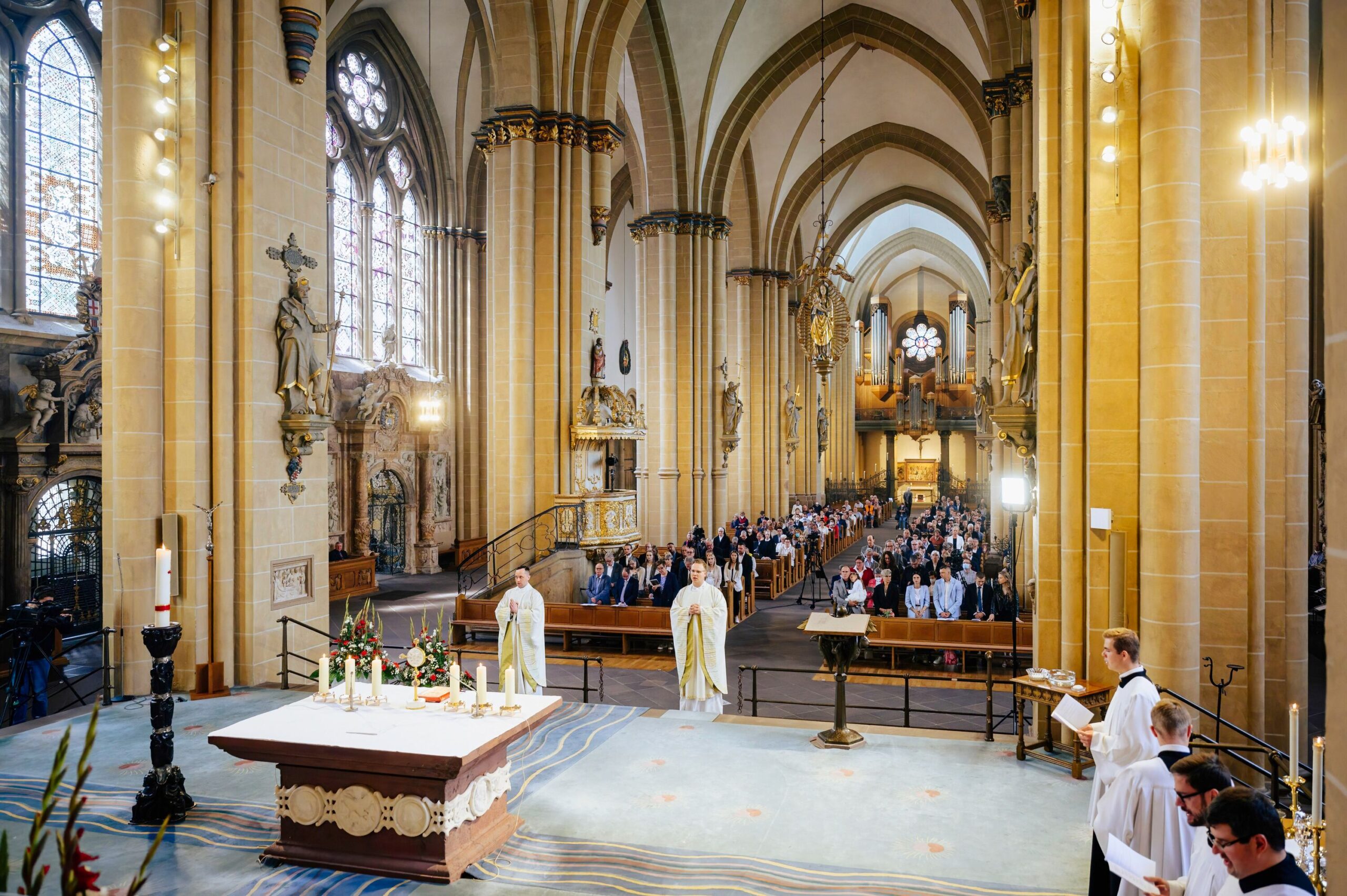 Innenraum des Hohen Doms zu Paderborn