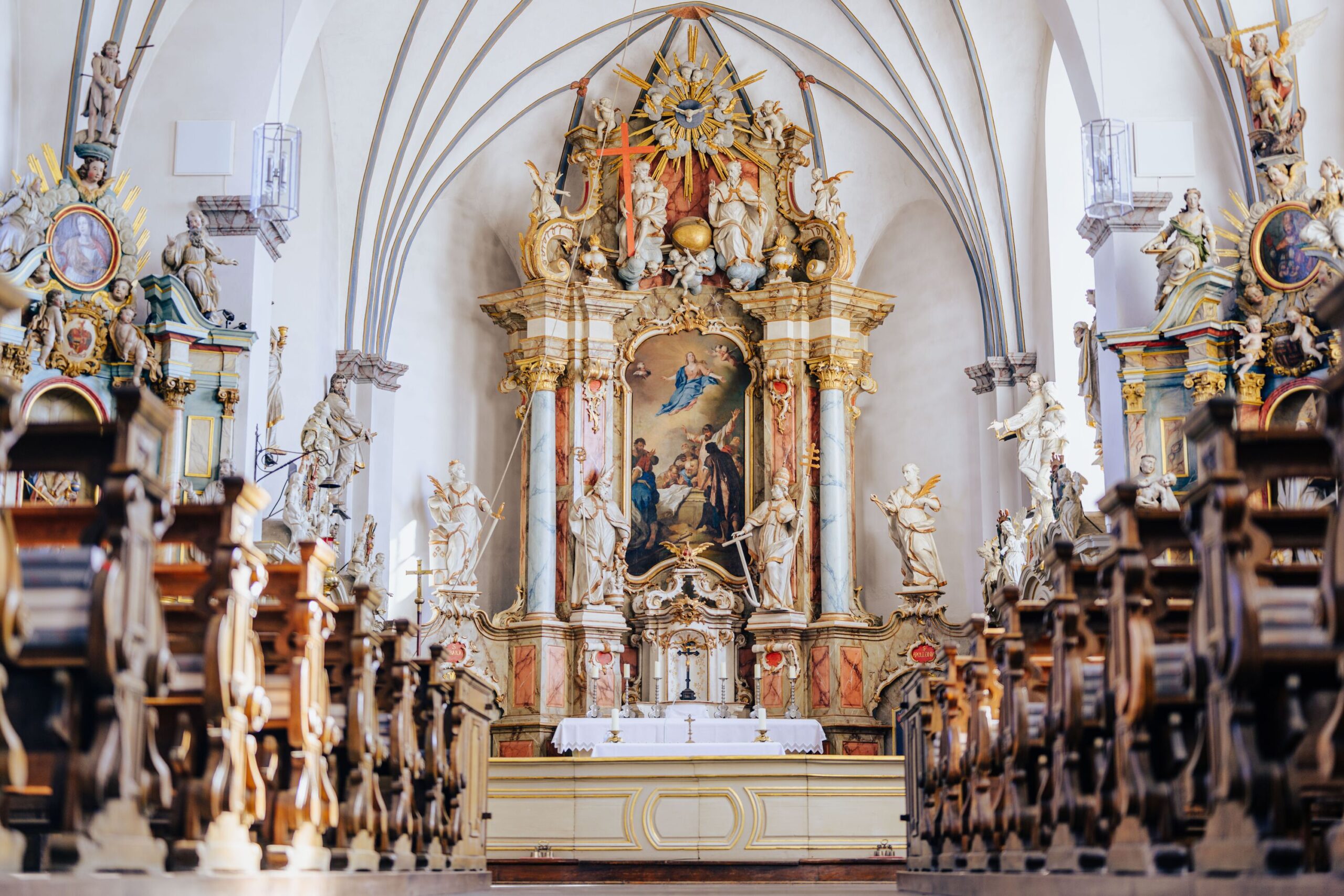 Innenraum von St. Clemens Kallenhardt