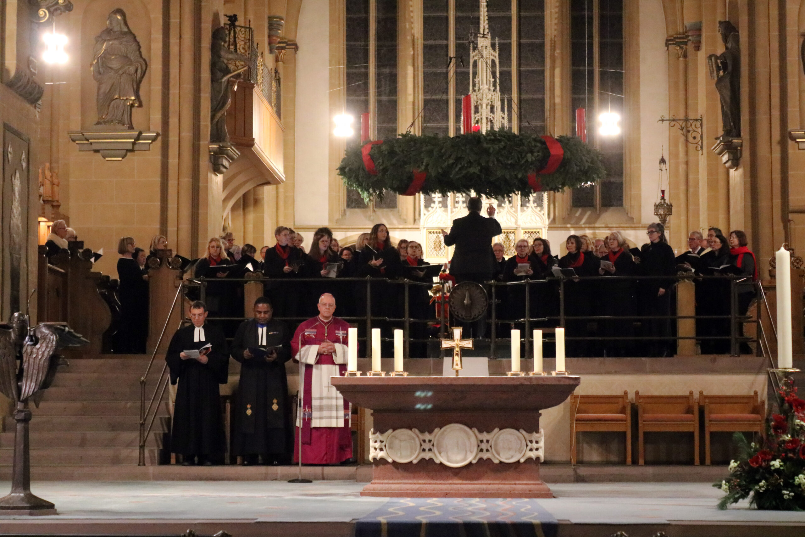 Britisch-Deutsche Freundschaft im Hohen Dom. Traditions-Gottesdienst sorgte für Gänsehaut-Momente.
