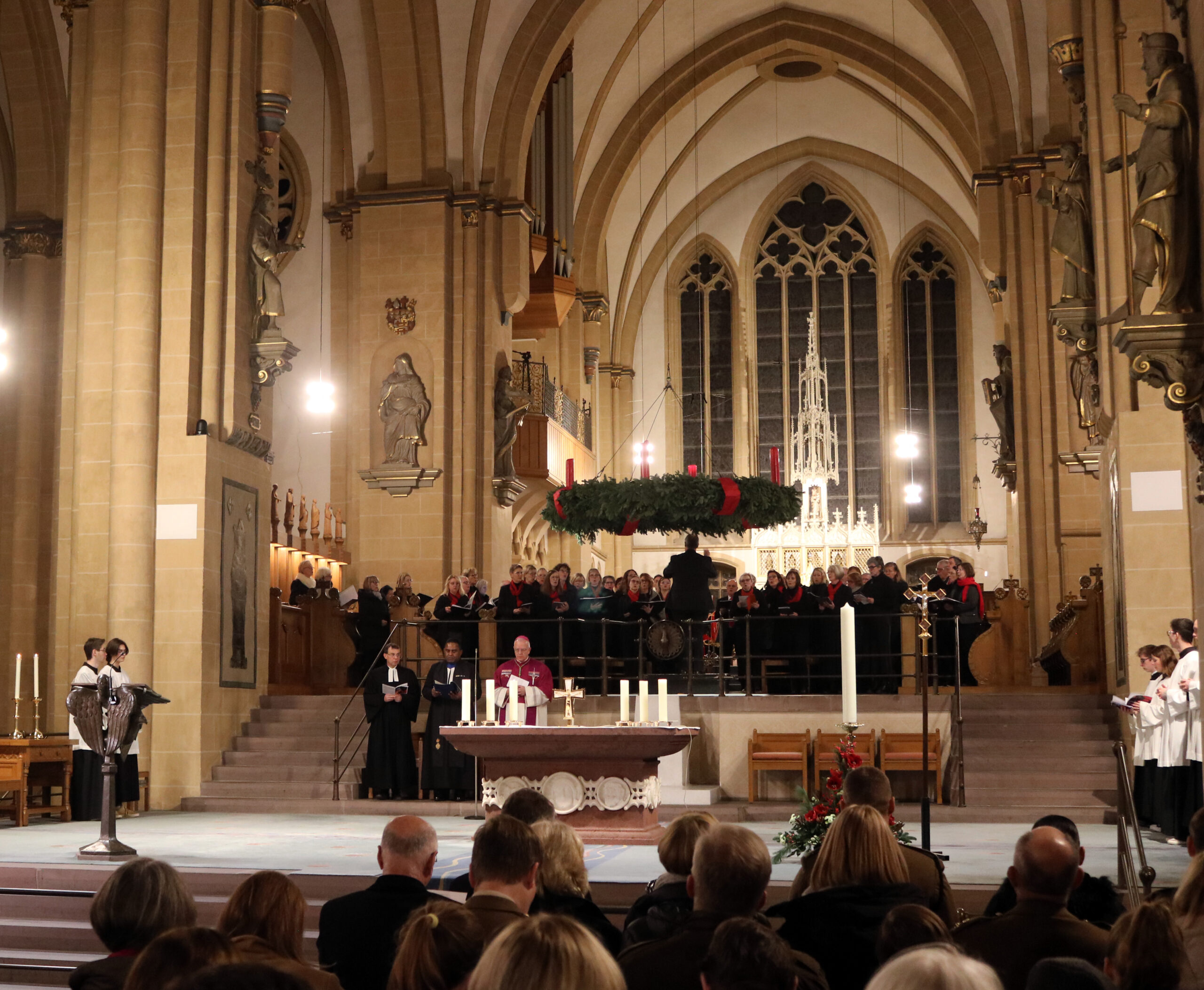 Britisch-Deutsche Freundschaft im Hohen Dom. Traditions-Gottesdienst sorgte für Gänsehaut-Momente.
