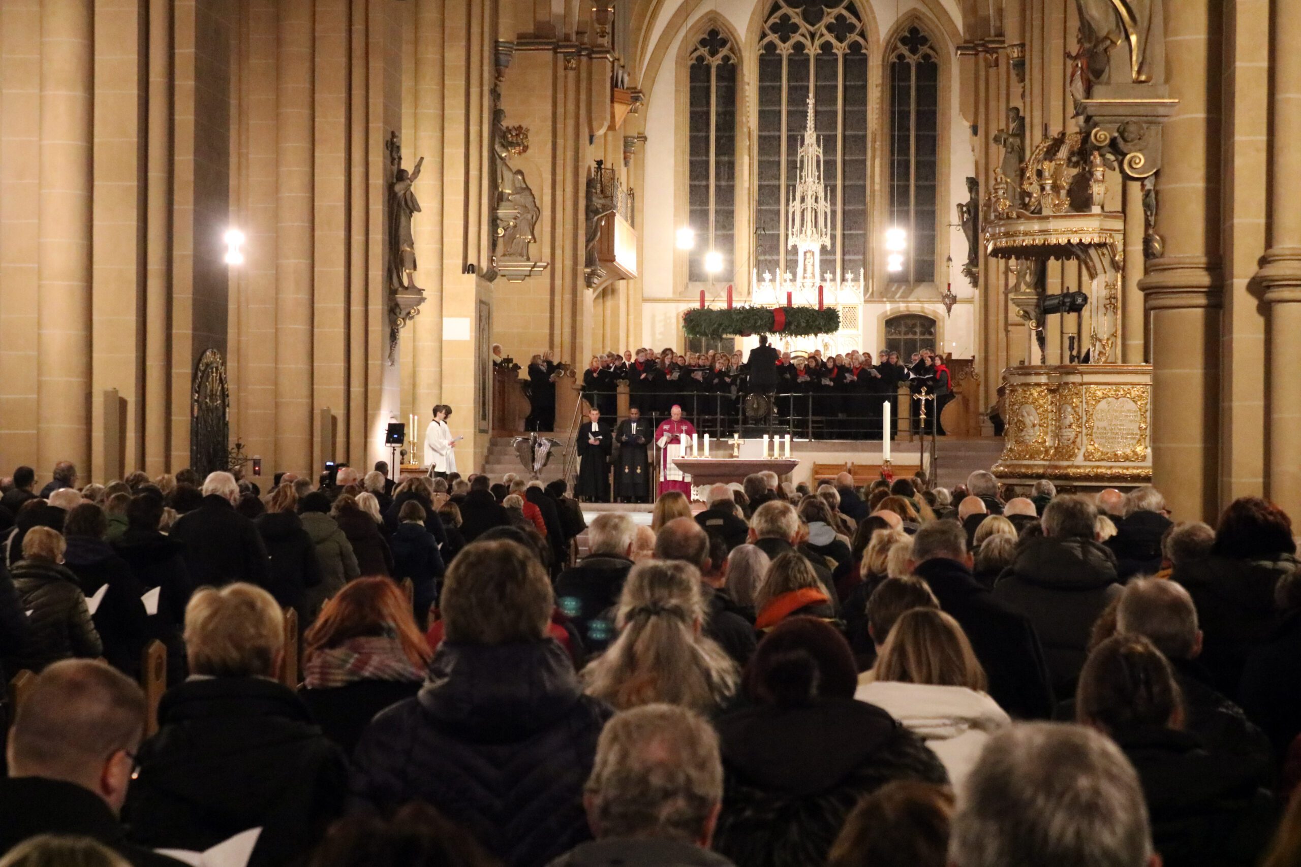 Britisch-Deutsche Freundschaft im Hohen Dom. Traditions-Gottesdienst sorgte für Gänsehaut-Momente.
