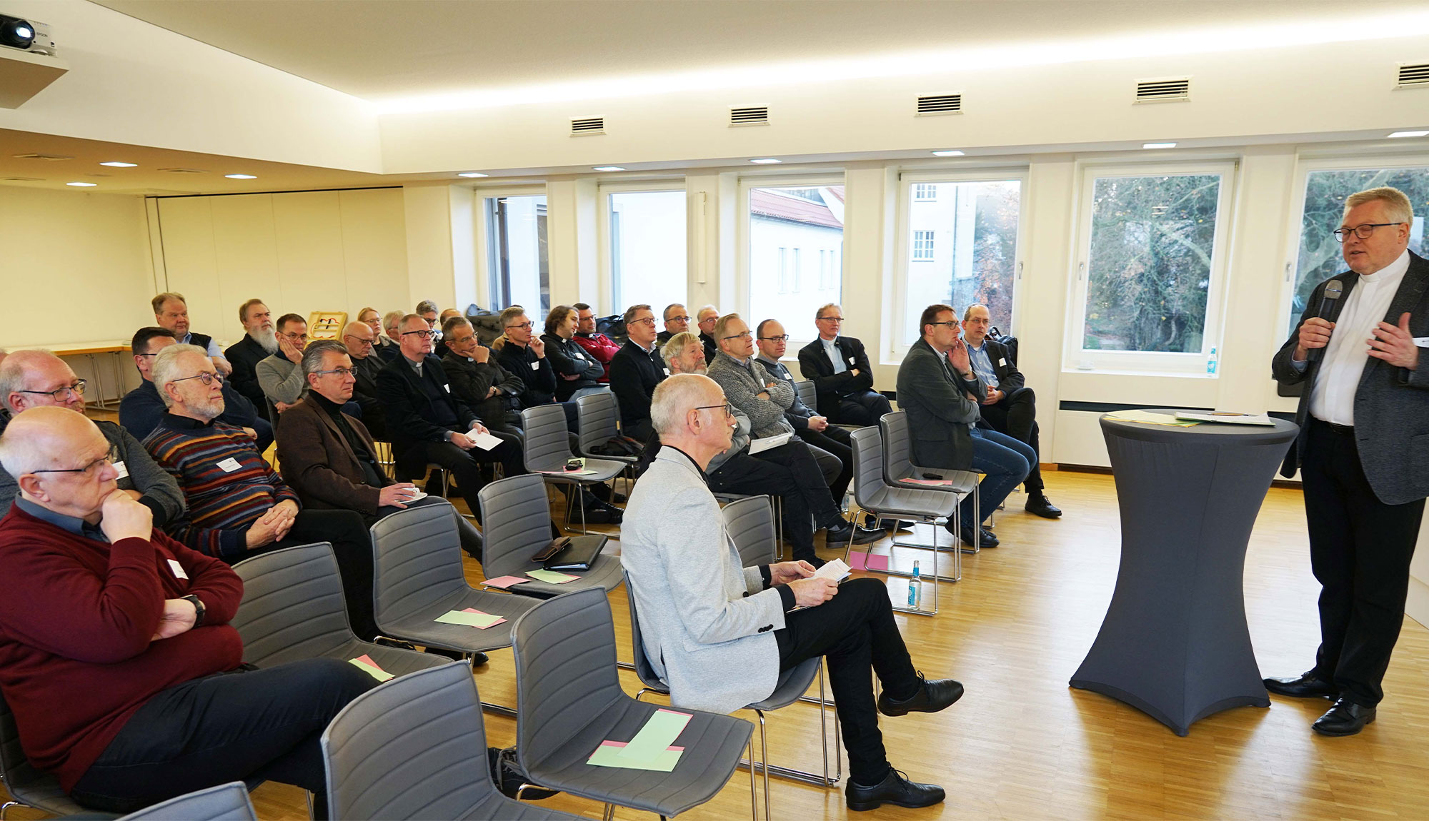Diözesanadministrator Monsignore Dr. Michael Bredeck hielt das Impulsreferat bei den Priesterkonventen in Paderborn und Dortmund (Bild). Foto: Michael Bodin / Erzbistum Paderborn