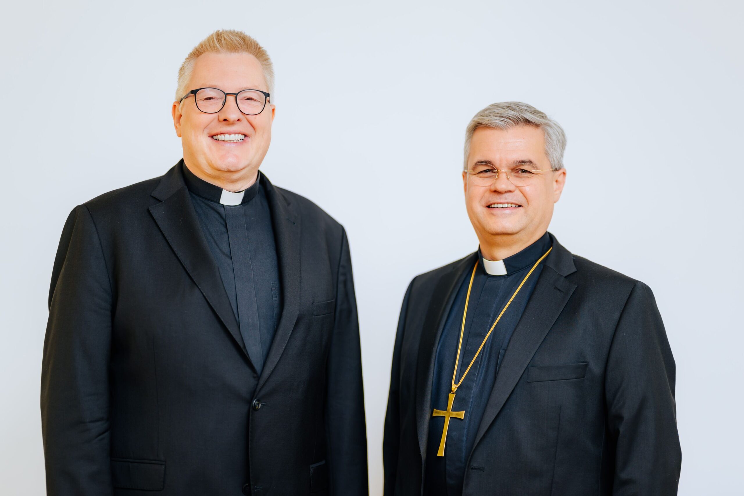 Der neue Erzbischof, Dr. Udo Markus Bentz (rechts) mit Diözesanadministrator Dr. Michael Bredeck.