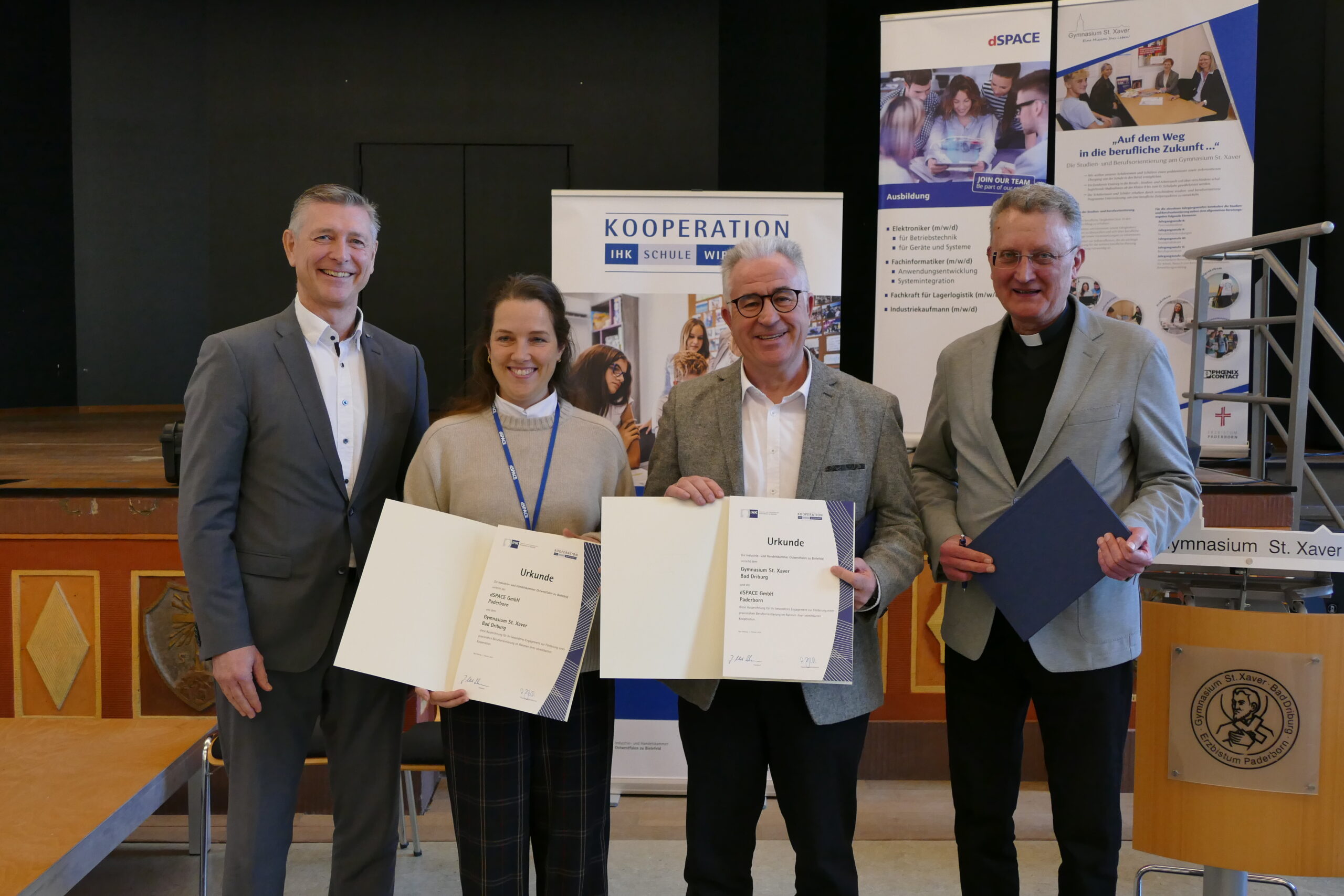 Kooperationsvertrag dSpace und Gymnasium St. Xaver