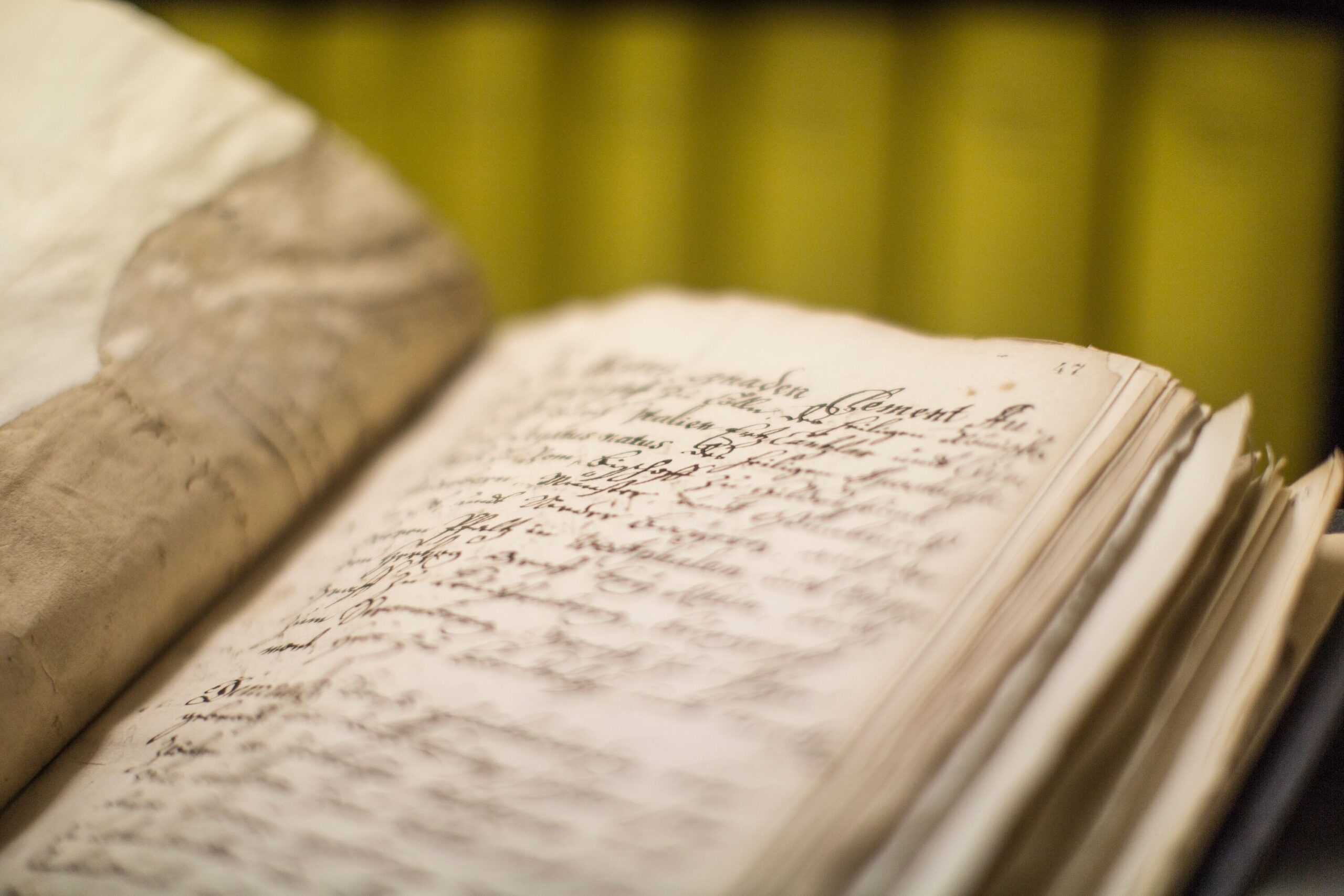 Ein Einblick in eine der Archivalien des Archives des Erzbistums Paderborn