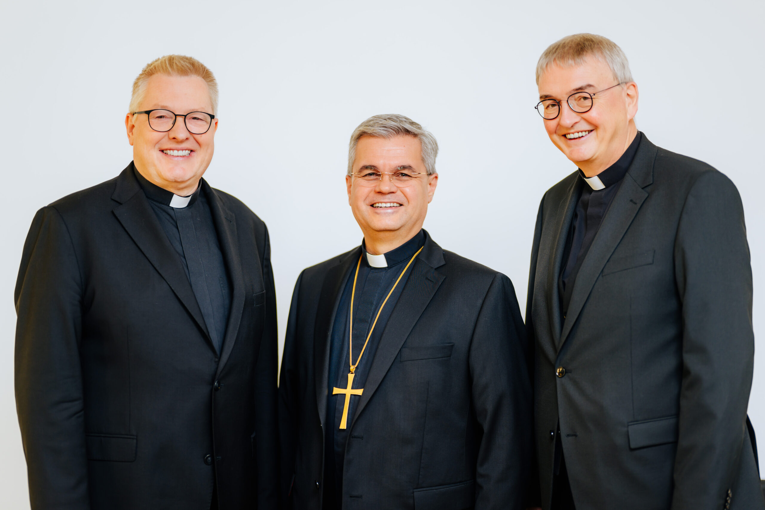 Porträt v.l.n.r. Msgr. Dr. Michael Bredeck, Erzbischof Dr. Udo Markus Bentz und Prälat Thomas Dornseifer