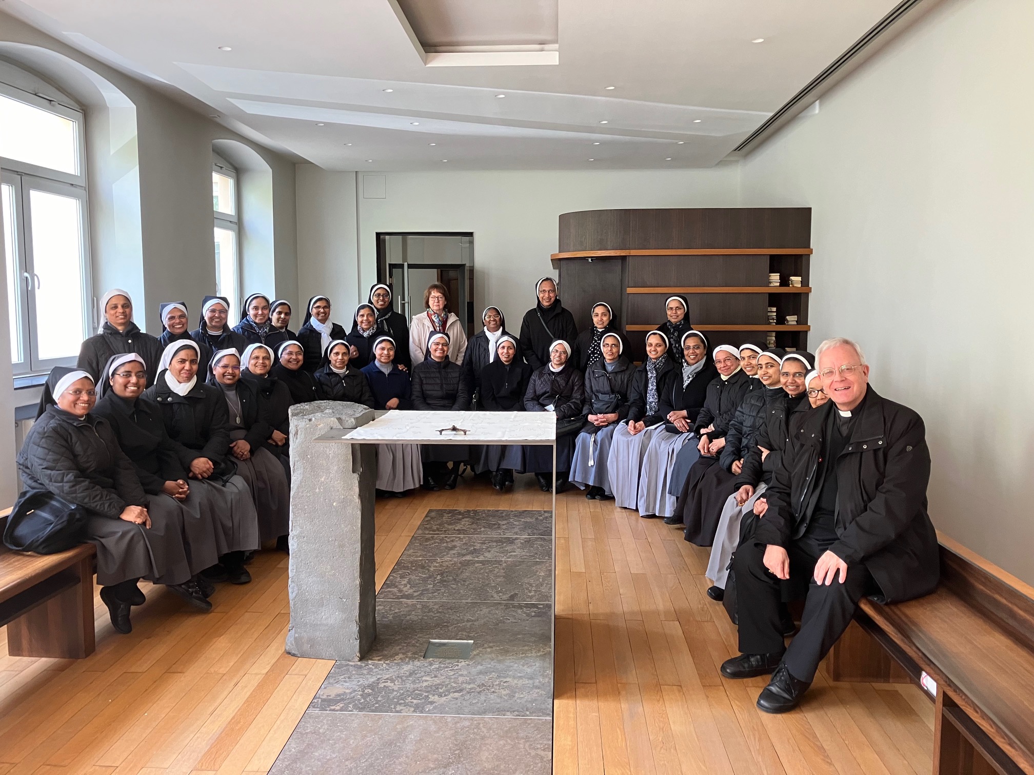 Treffen von 30 Schwestern im Franziskanerkloster Dortmund