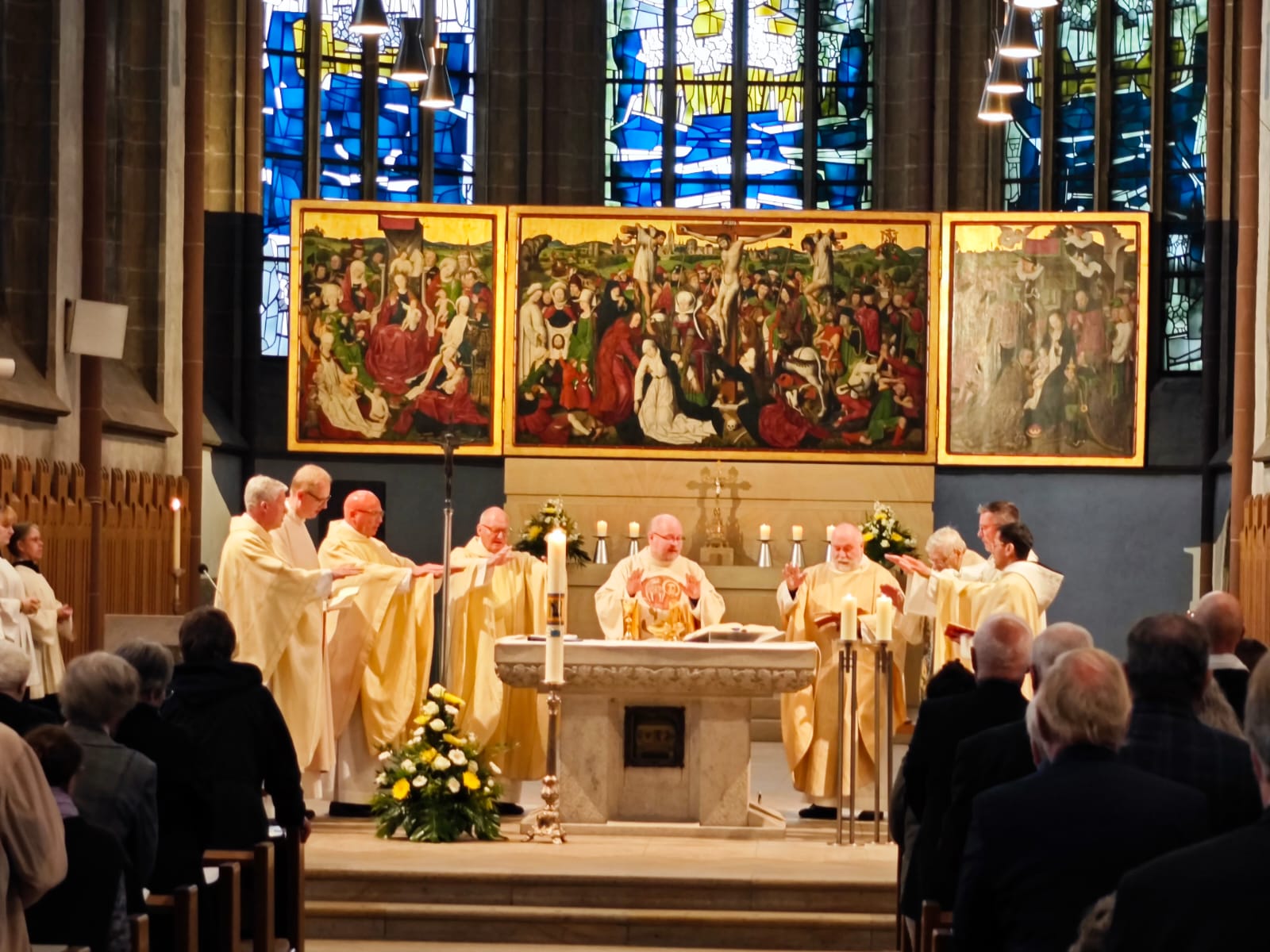 Thomas Müller feierte am Samstag (1. Juni) sein 25-jähriges Priesterjubiläum mit mehreren Konzelebranten in der Propsteikirche in Dortmund. Foto: privat