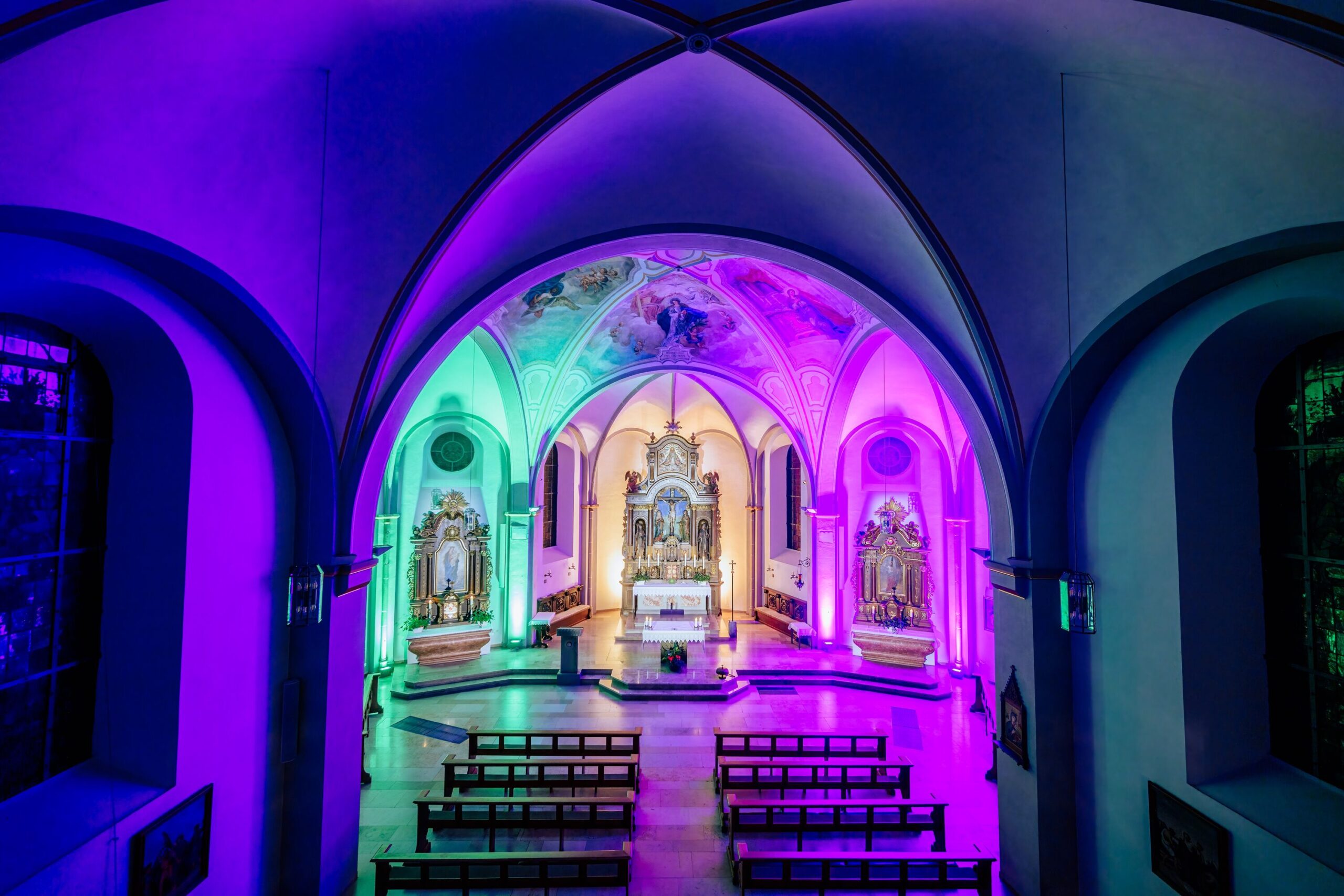 Erzbistumskalender 2025: Lichterkirche St. Philippus Neri in Salzkotten Holsen