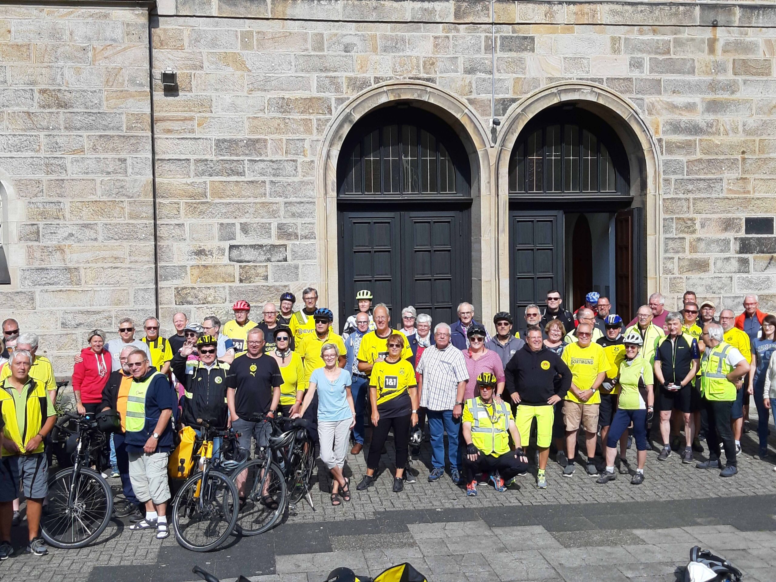 Am Samstag, 19. Juli, startet an der BVB-Gründerkirche um 10.09 Uhr die große Radtour „Fahr mit Franz“ durch Dortmund. Archivbild: BVB-Gründerkirche