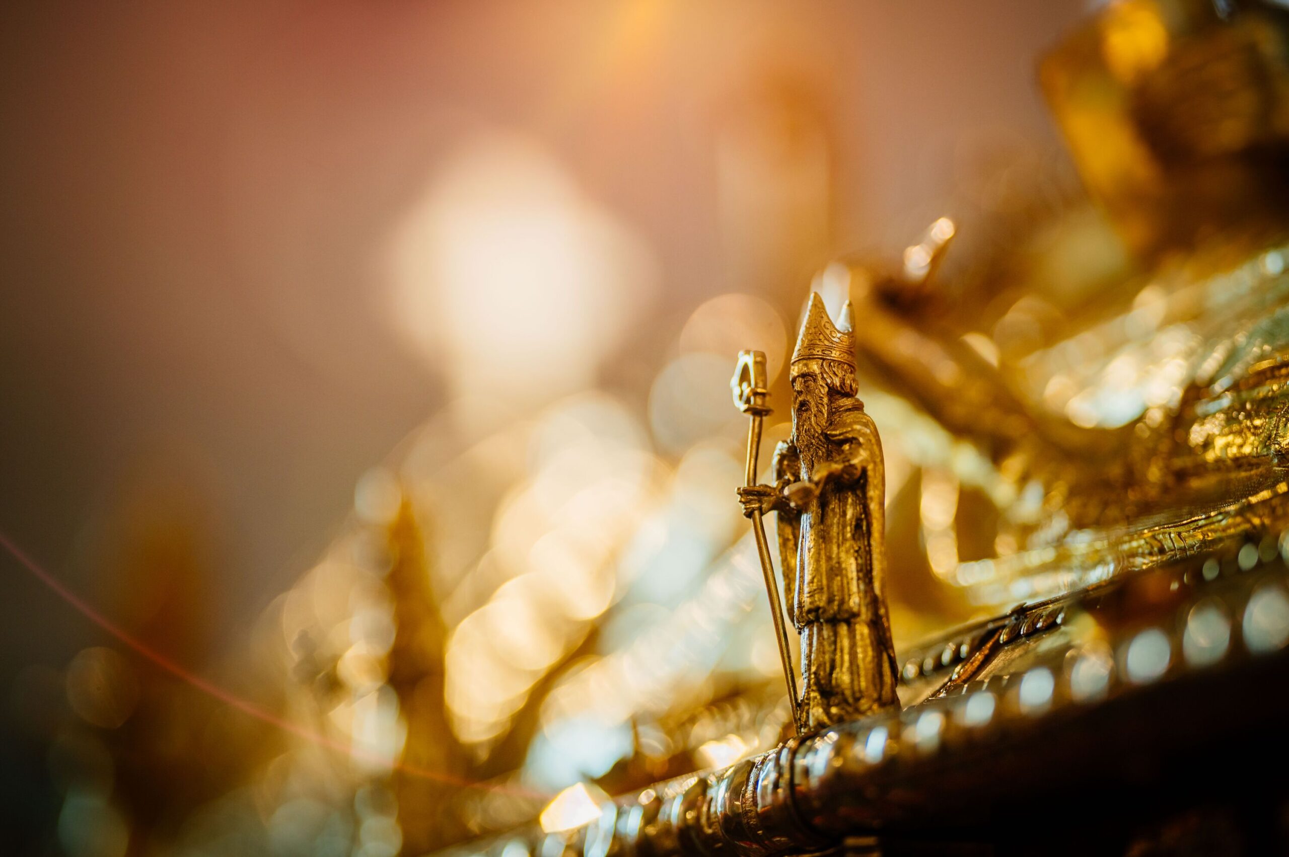 Liboris-Figur auf dem goldenen Liboriusschrein