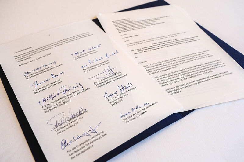 Neues Unterrichtsfach "Christliche Religion nach evangelischen und katholischen Grundsätzen" ab 2026 in Niedersachsen