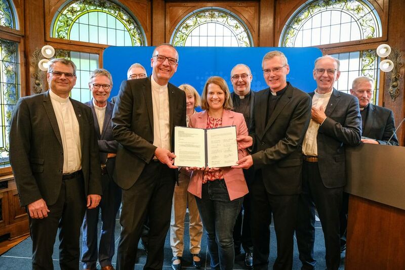 Neues Unterrichtsfach "Christliche Religion nach evangelischen und katholischen Grundsätzen" ab 2026 in Niedersachsen