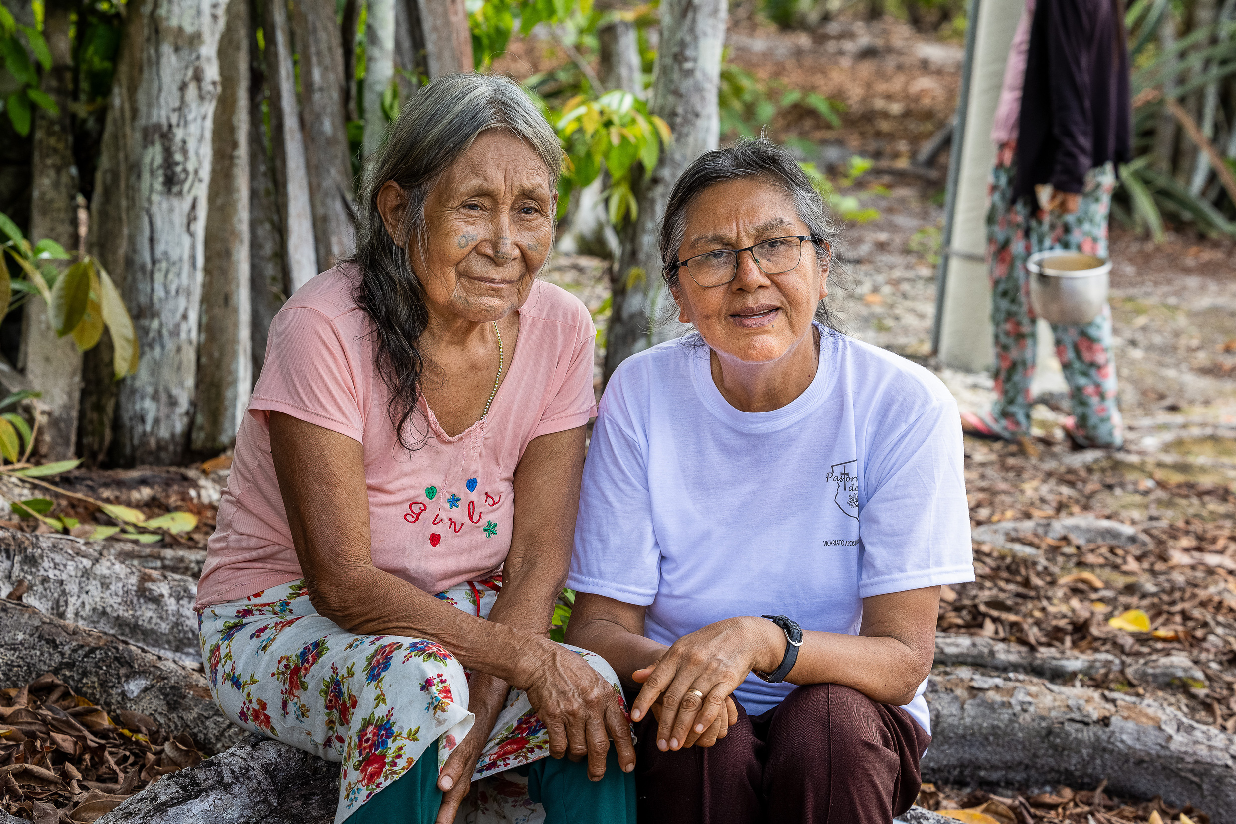 Sr. Lucero Guillén mit Olga Anango Huasanga in Mayuriaga