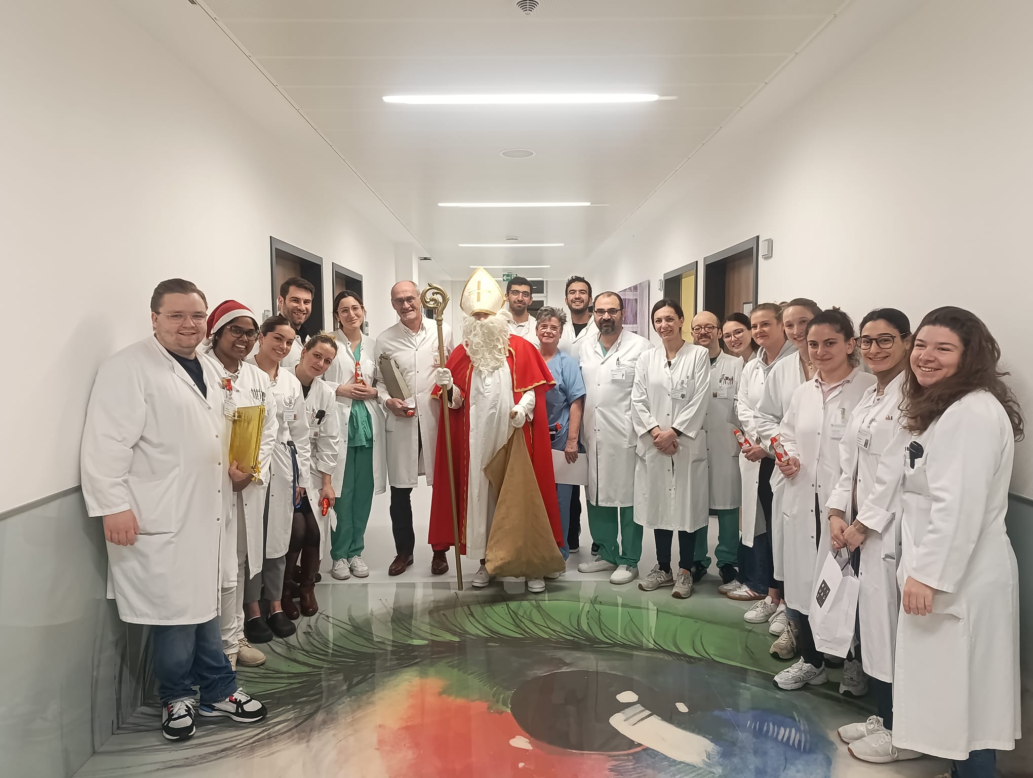 Nikolaus in der Klinik für Augenheilkunde am St.-Johannes-Hospital Dortmund