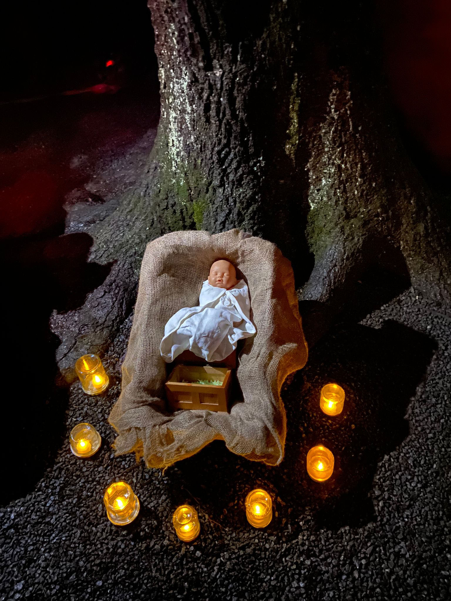 Eine Puppe in der Krippe-