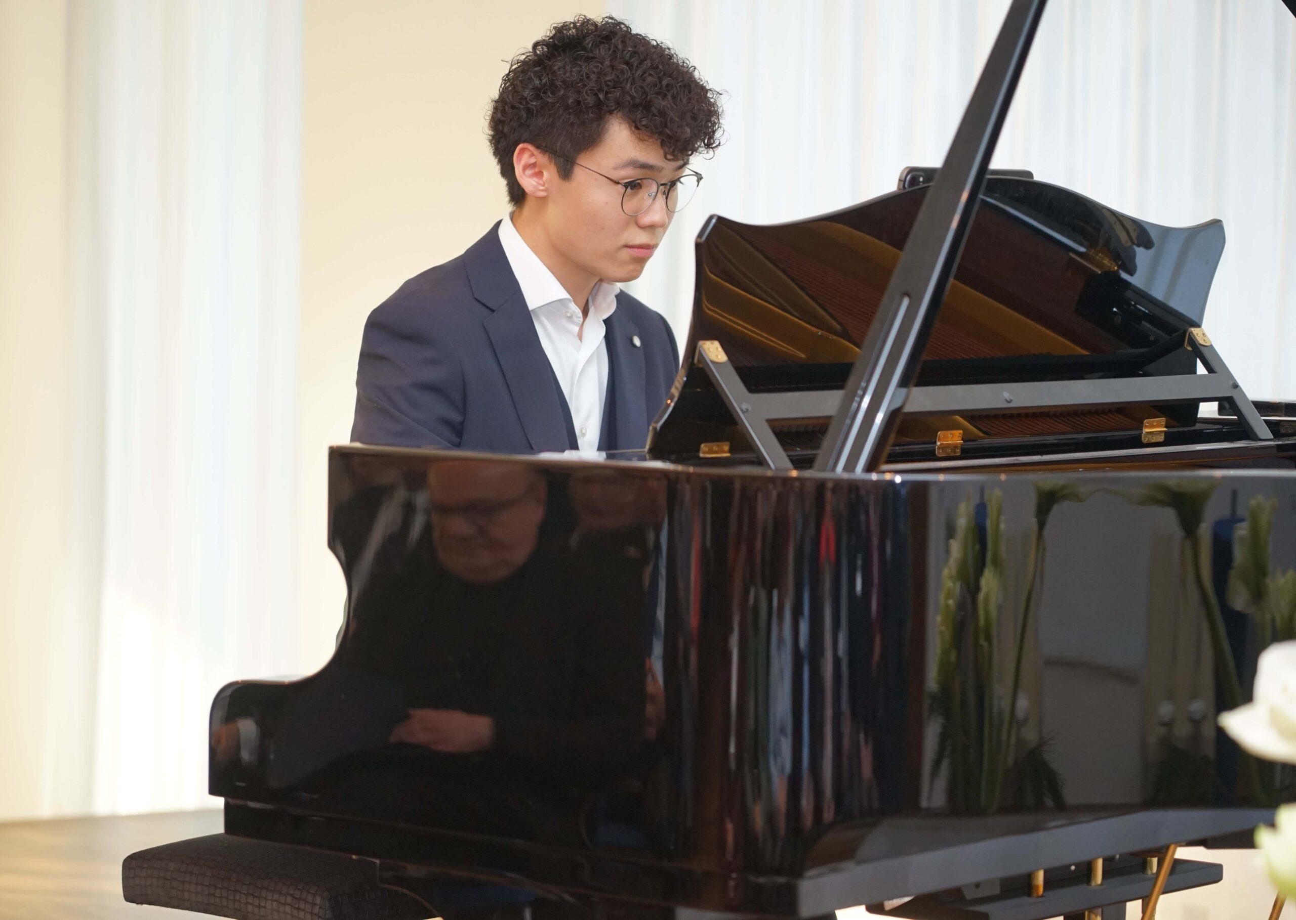 Musikalisch wurde der Dreikönigsempfang von Pianist Joseph Chang gestaltet, der unter anderem mit Werken von John Lennon und Johann Sebastian Bach Akzente setzte. Foto: Michael Bodin / Erzbistum Paderborn