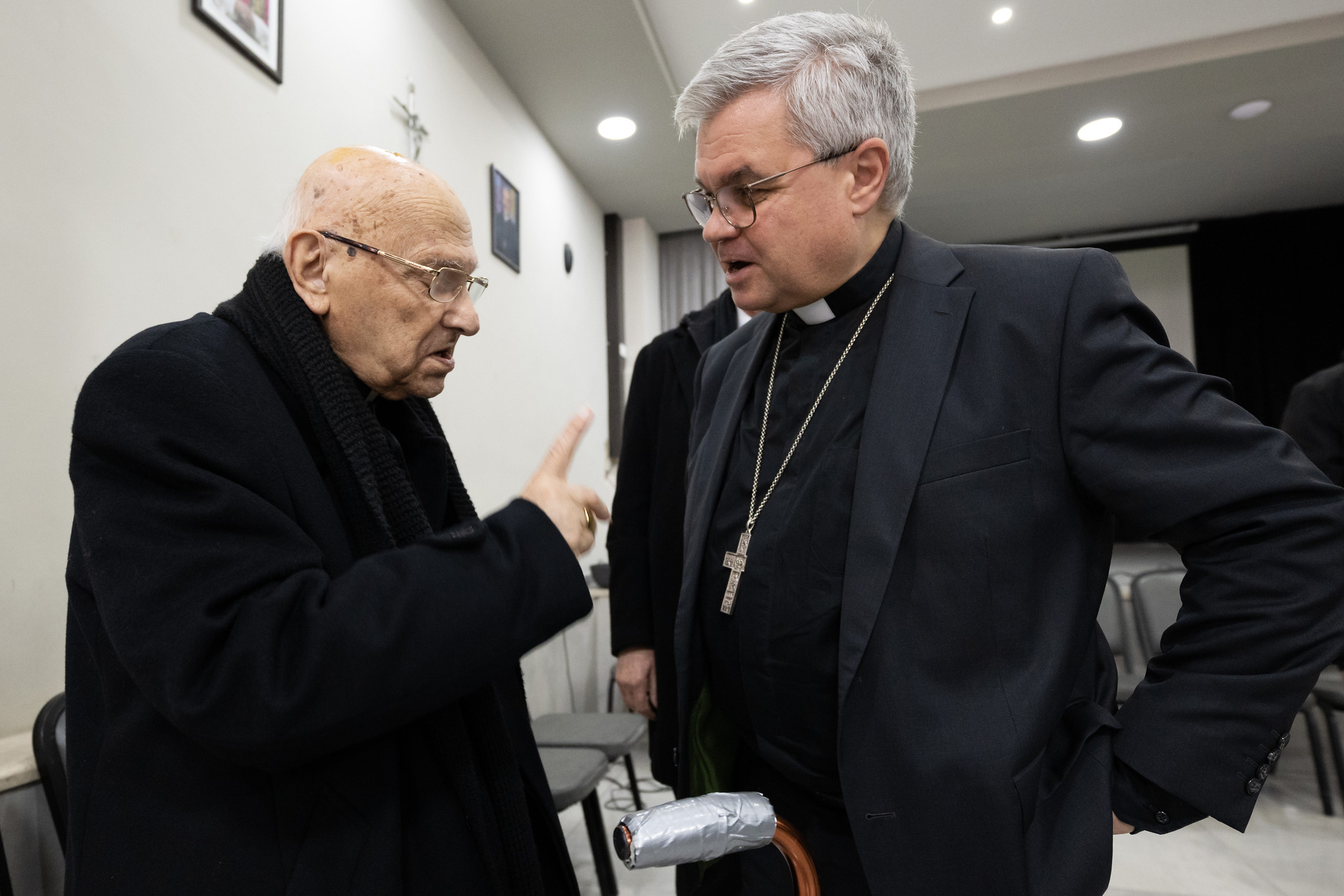 Begegnung mit dem emeritierten Lateinischen Patriarchen von Jerusalem, Erzbischof Michel Sabbah, beim 25. Internationalen Bischofstreffen in Taybeh am 18. Januar 2026.