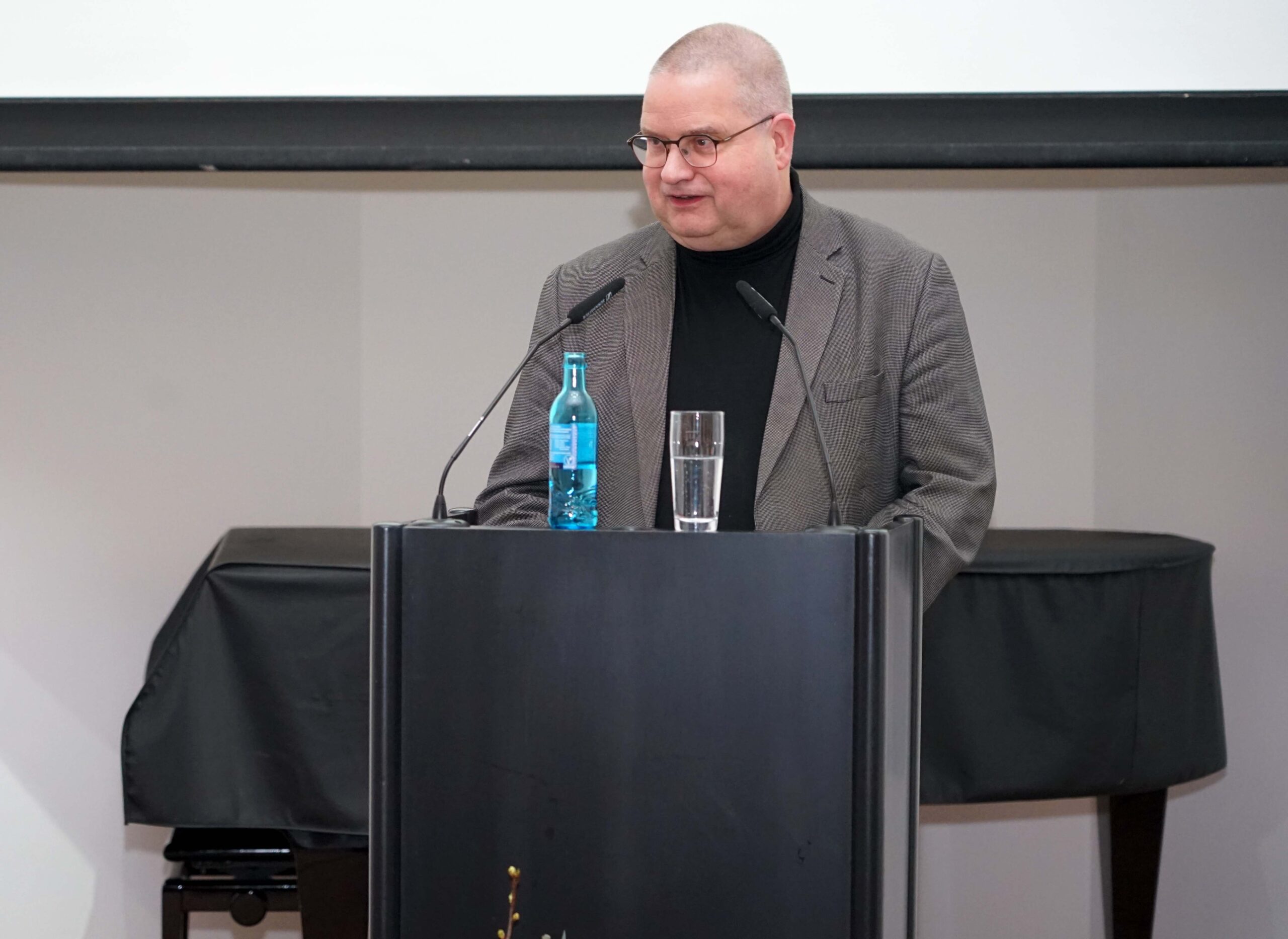 Prof. Dr. Wilhelm Tolksdorf hielt einen Impulsvortrag zum Thema „Netzwerke im Glauben? Kirche in Zeiten der Transformation“. Foto: Michael Bodin / Erzbistum Paderborn