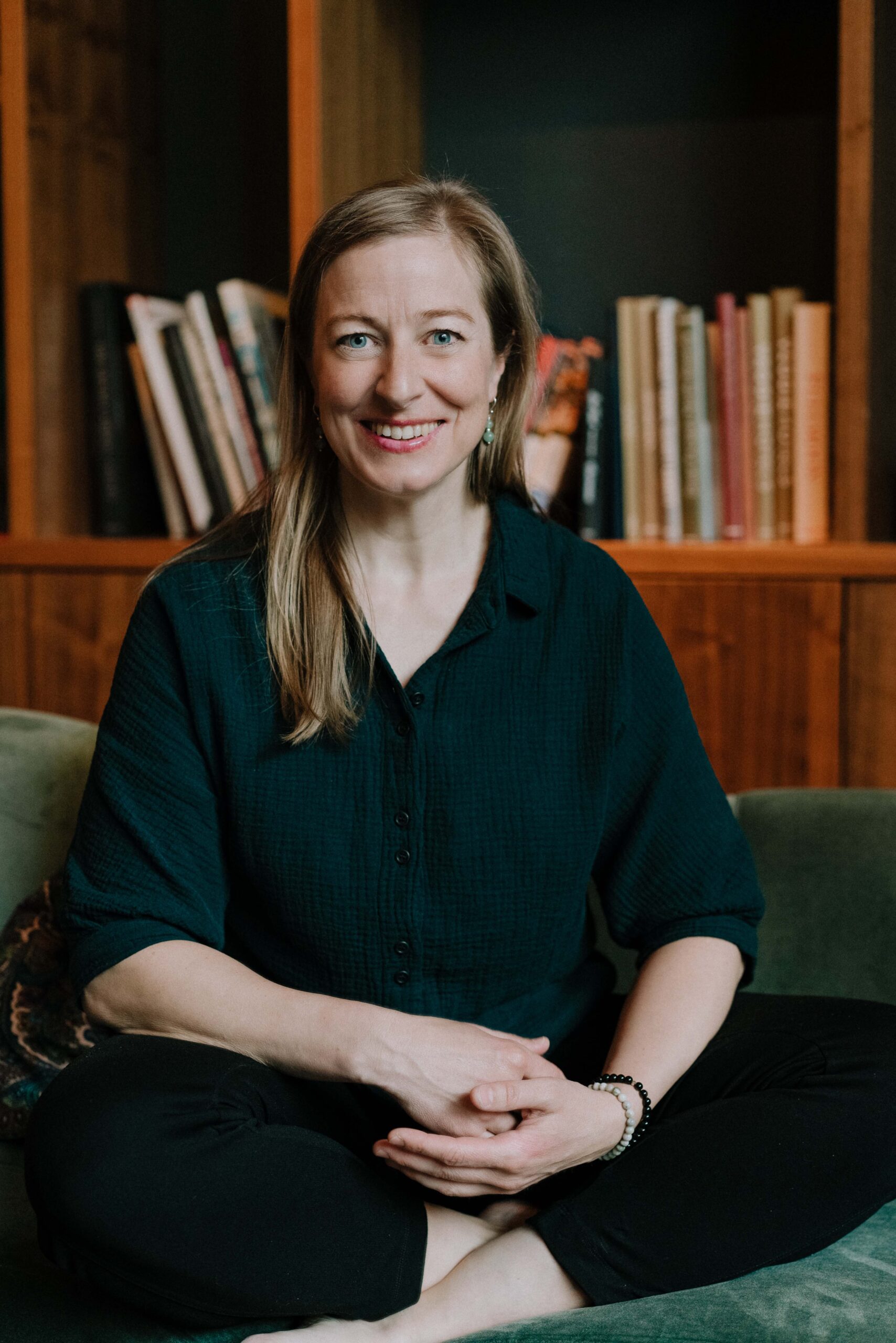 Die Bestsellerautorin Katharina Afflerbach liest am 24. März 2026 im Katholischen Centrum in Dortmund aus ihrem Buch „Zuversicht –Wahre Geschichten vom Weitermachen und Wachsen in schwierigen Zeiten“. Foto: Goldegg Verlag / ©Dirk Moeller