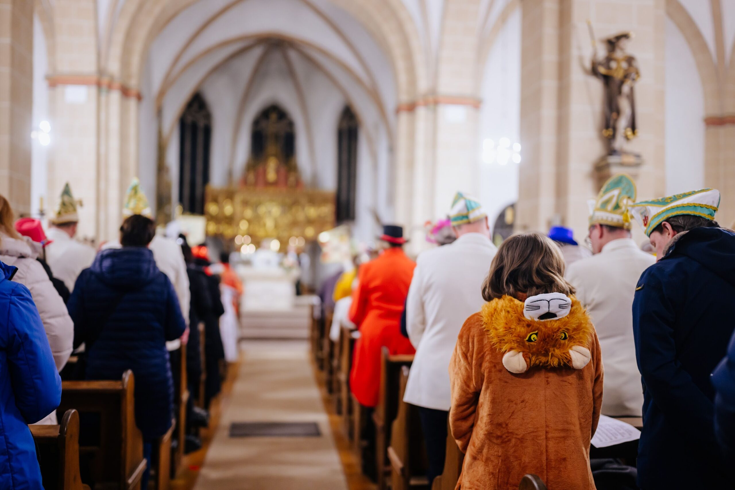 Blick in die Kirche Steinheim beim Karnevalsgottesdienst
