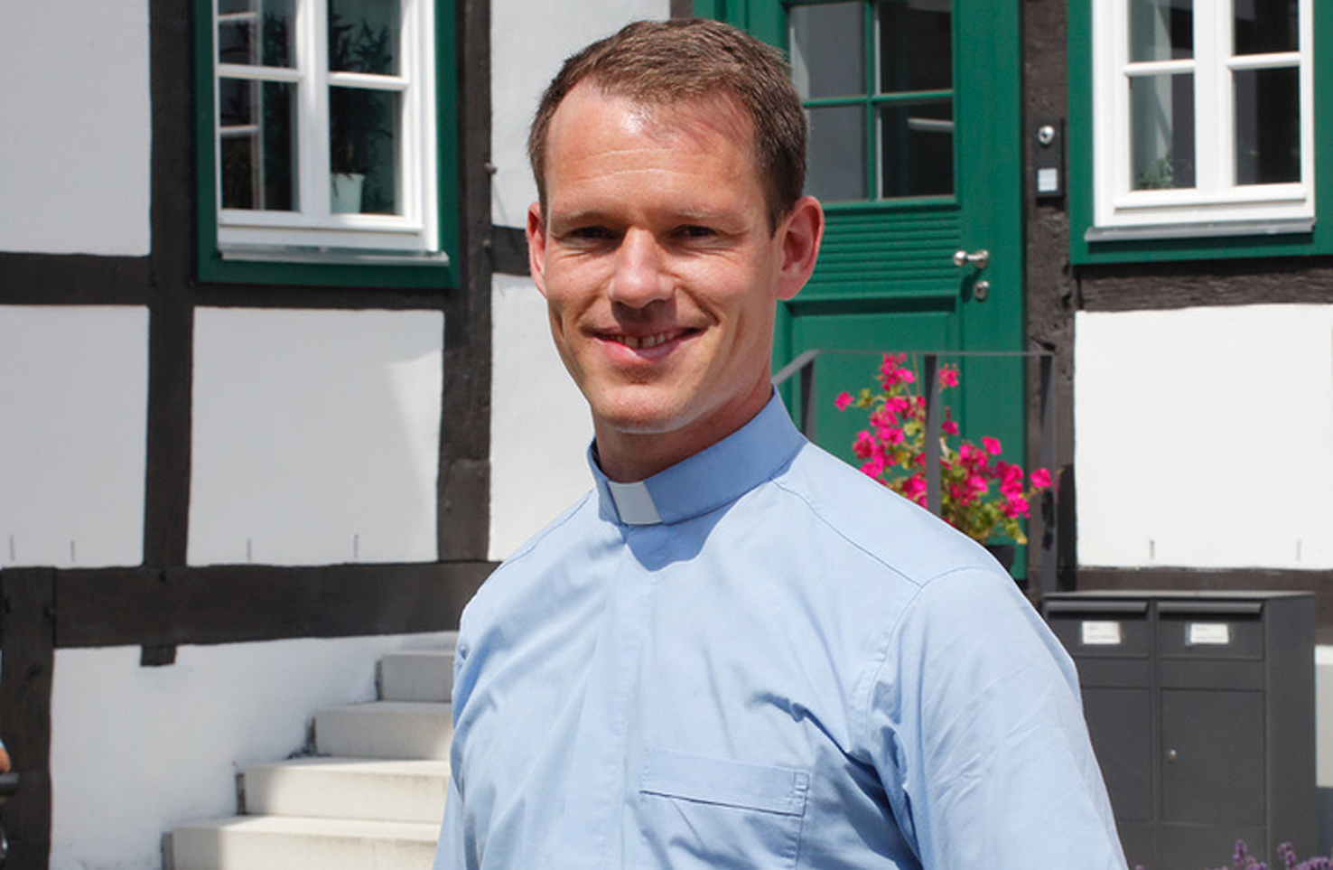 Der Pastoralverbund Nördliches Siegerland im Erzbistum Paderborn ist am 22. Februar bundesweit live im Rundfunk. Übertragen wird die Heilige Messe um 11 Uhr aus der Kirche St. Ludger und Hedwig in Krombach. Zelebrant ist Pastor Lukas Hellekes.