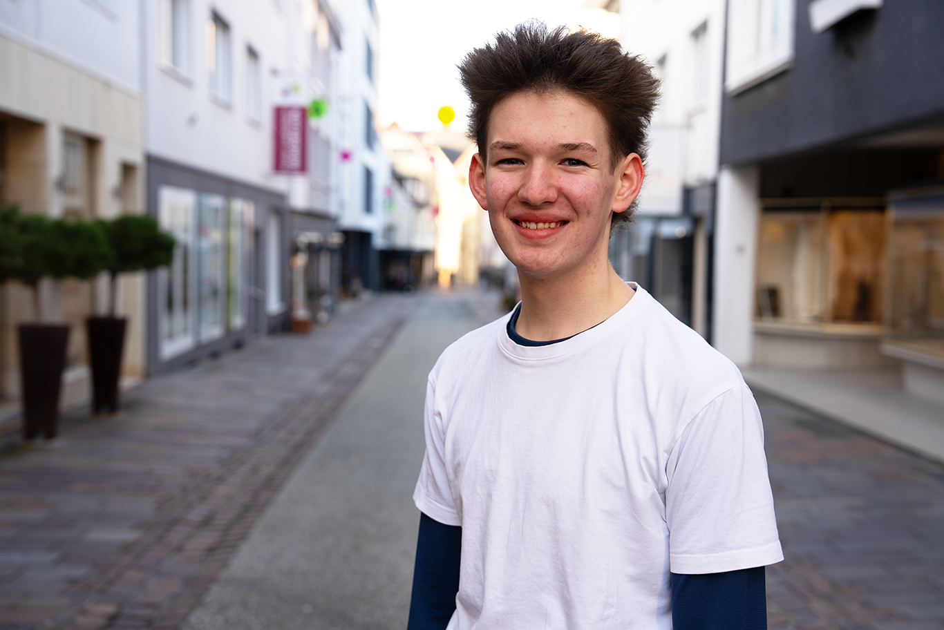 Das Bild zeigt Firmbewerber Simon Ole Weber aus Paderborn