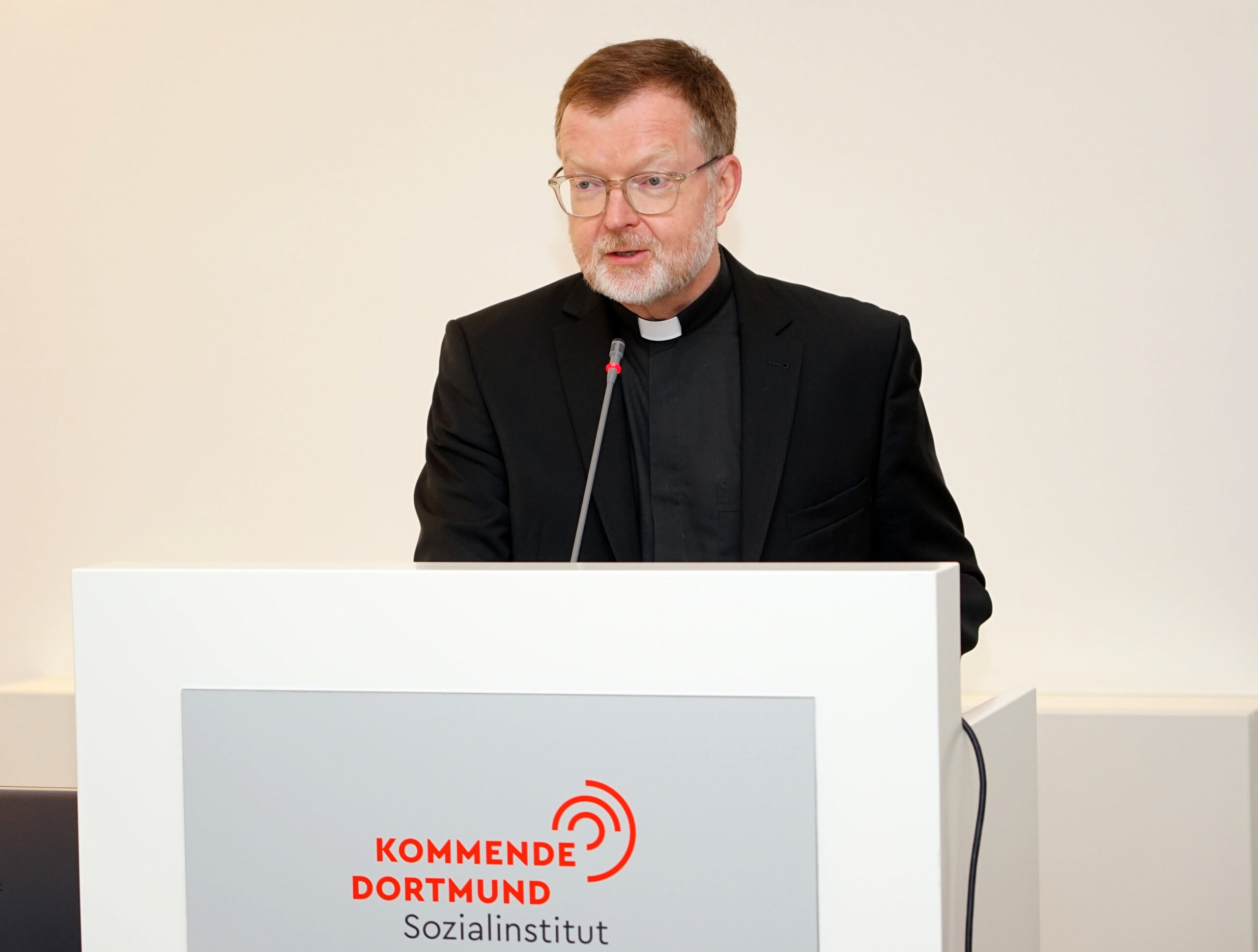 Pater Professor Dr. Hans Zollner SJ brachte beim Kommende-Forum in Dortmund die weltkirchliche Perspektive der Prävention sexualisierter Gewalt ein. Foto: Michael Bodin / Erzbistum Paderborn