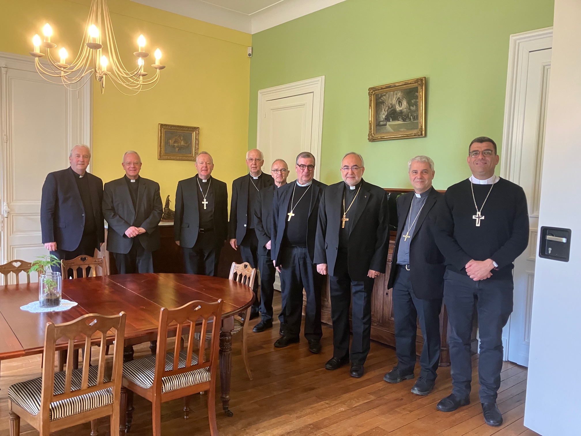240 Pilgerinnen und Pilger aus dem Erzbistum Paderborn erlebten bei der Lourdeswallfahrt der Malteser vom 11. bis 18. Mai 2026 Tage des Glaubens, der Gemeinschaft und der Hoffnung. Zum Programm gehörten Gottesdienste, Gebete an der Grotte von Massabielle, die Lichterprozession sowie besondere Begegnungen mit kranken und behinderten Menschen.