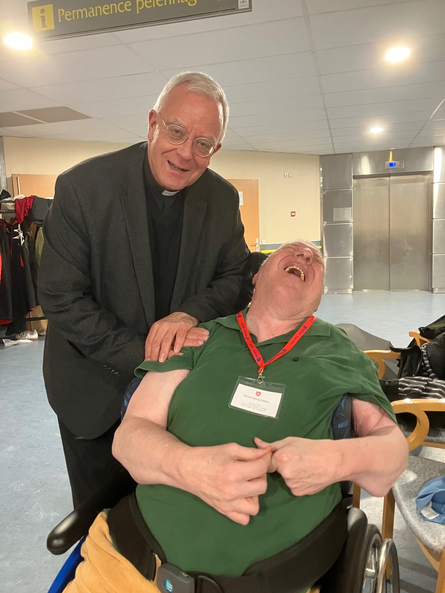 240 Pilgerinnen und Pilger aus dem Erzbistum Paderborn erlebten bei der Lourdeswallfahrt der Malteser vom 11. bis 18. Mai 2026 Tage des Glaubens, der Gemeinschaft und der Hoffnung. Zum Programm gehörten Gottesdienste, Gebete an der Grotte von Massabielle, die Lichterprozession sowie besondere Begegnungen mit kranken und behinderten Menschen.