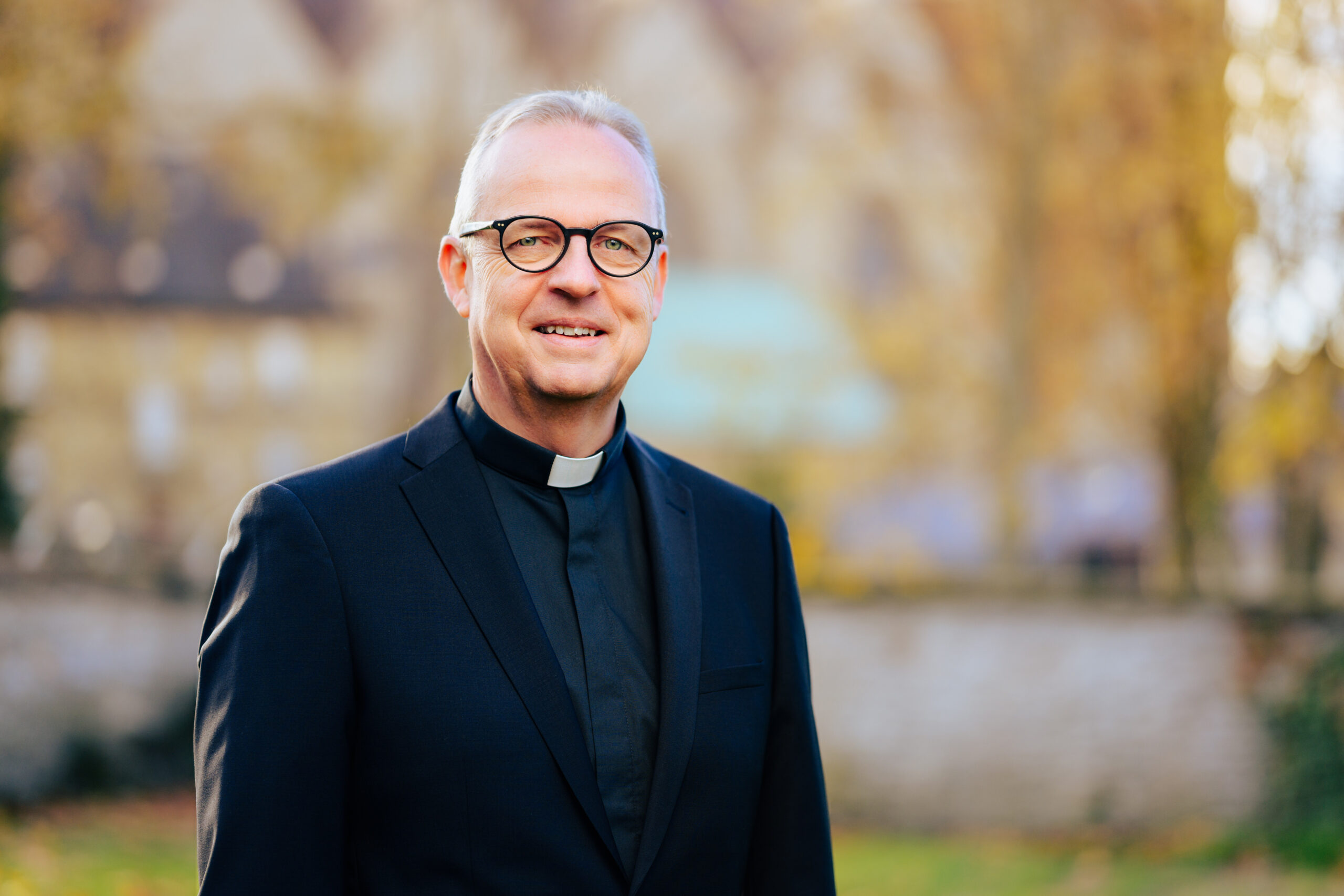 Start der Manifesta 16 Ruhr: Kirche bleibt nahe, wenn sie im Quartier präsent ist. Weihbischof Josef Holtkotte: Zukunft kirchlicher Räume entscheidet sich im Lebensumfeld der Menschen.