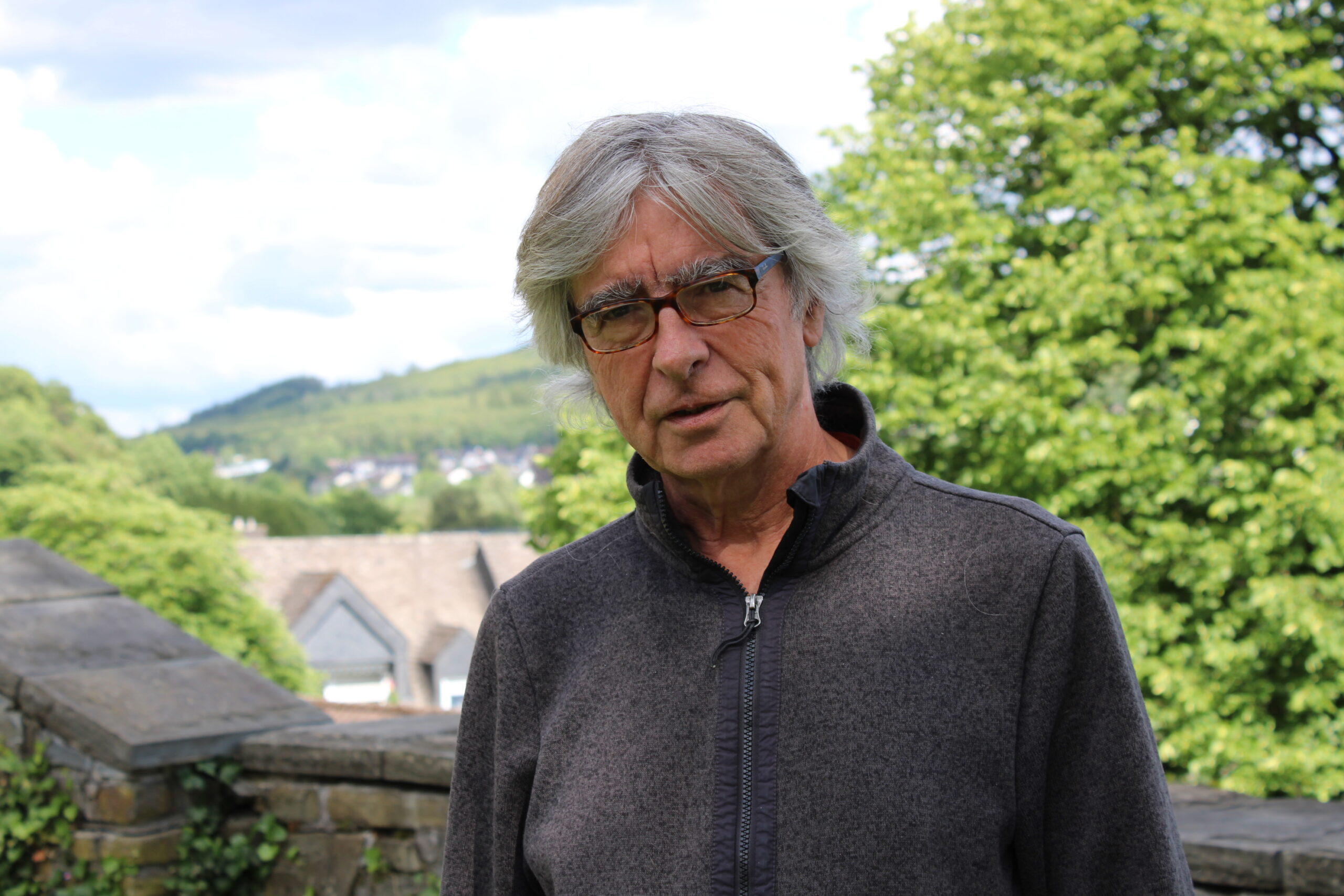 Sozialpädagoge Heinz Brüggemann vor der OT Olpe.