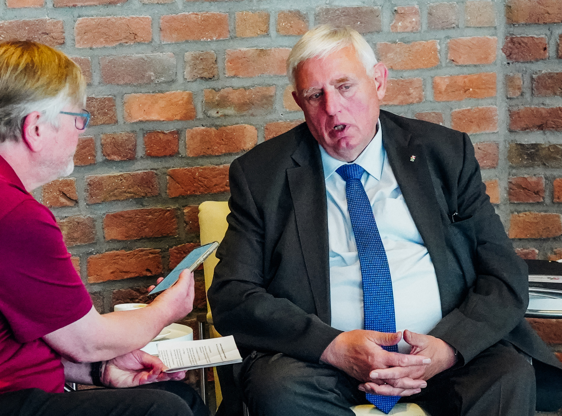 NRW-Gesundheitsminister Karl-Josef Laumann warnt im Gespräch die Bundespolitik davor, notwendige Klinikstrukturen durch Sparvorgaben zu gefährden.